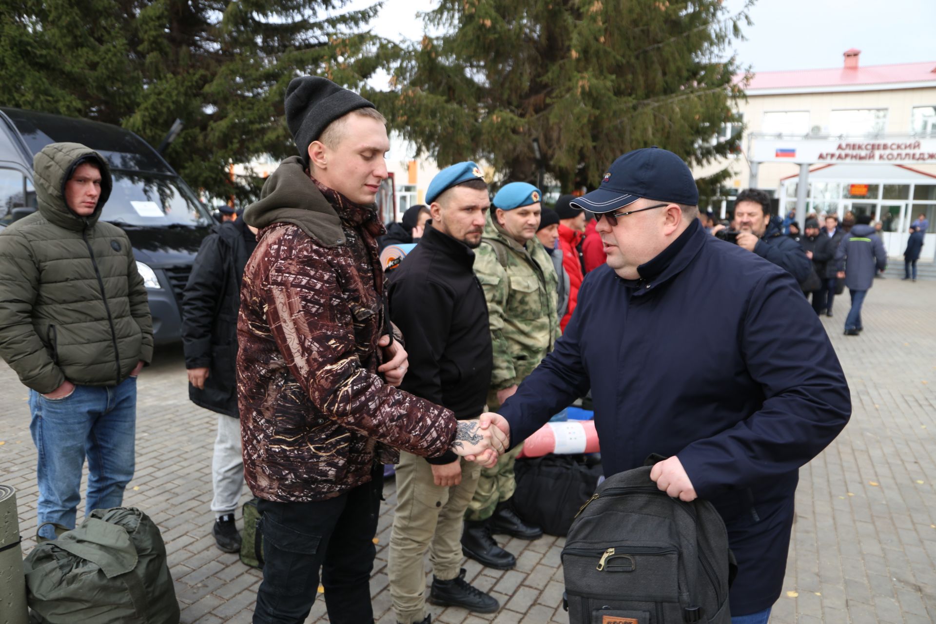 В Алексеевском проводили на учебный полигон четвертую команду мобилизованных