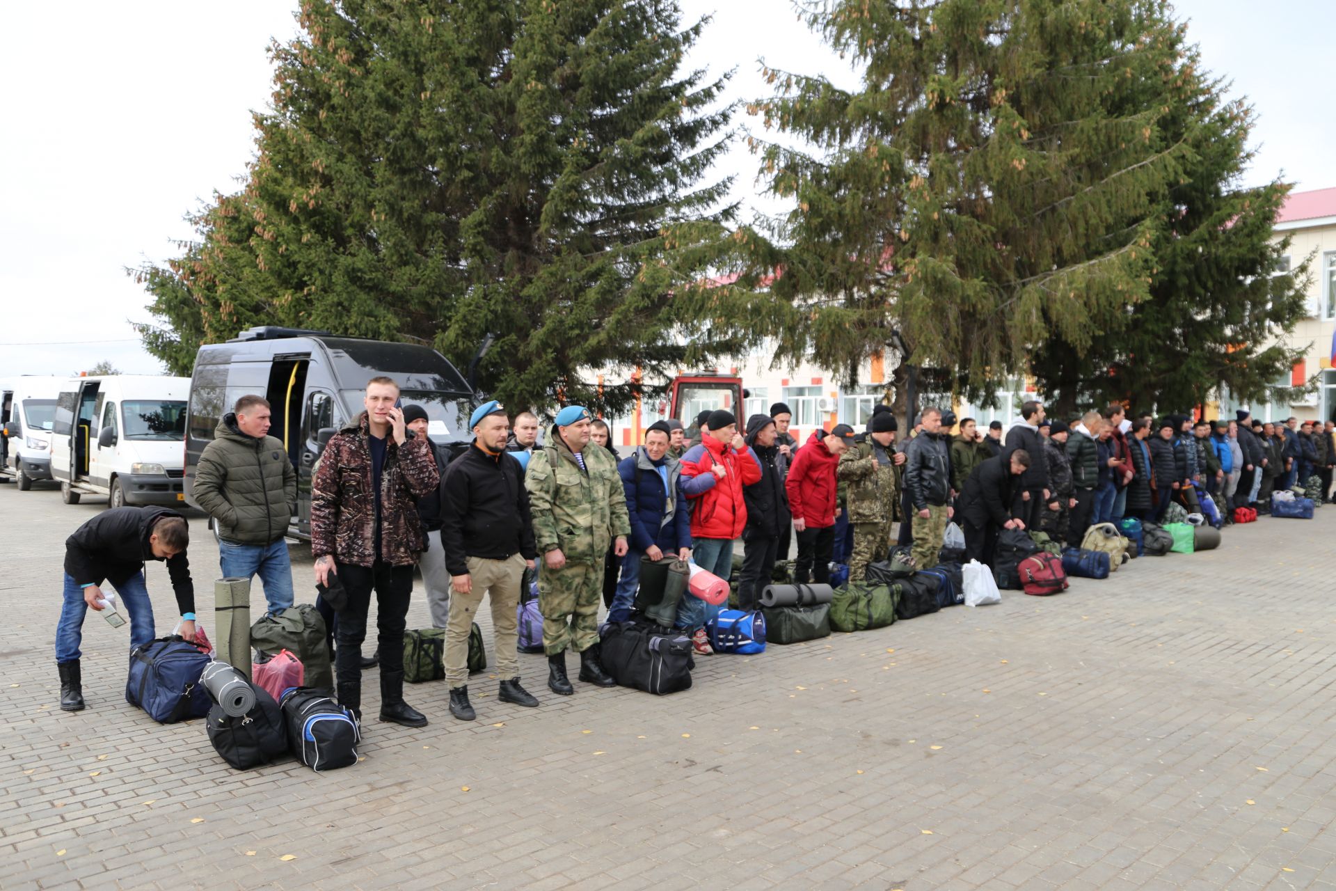 В Алексеевском проводили на учебный полигон четвертую команду мобилизованных