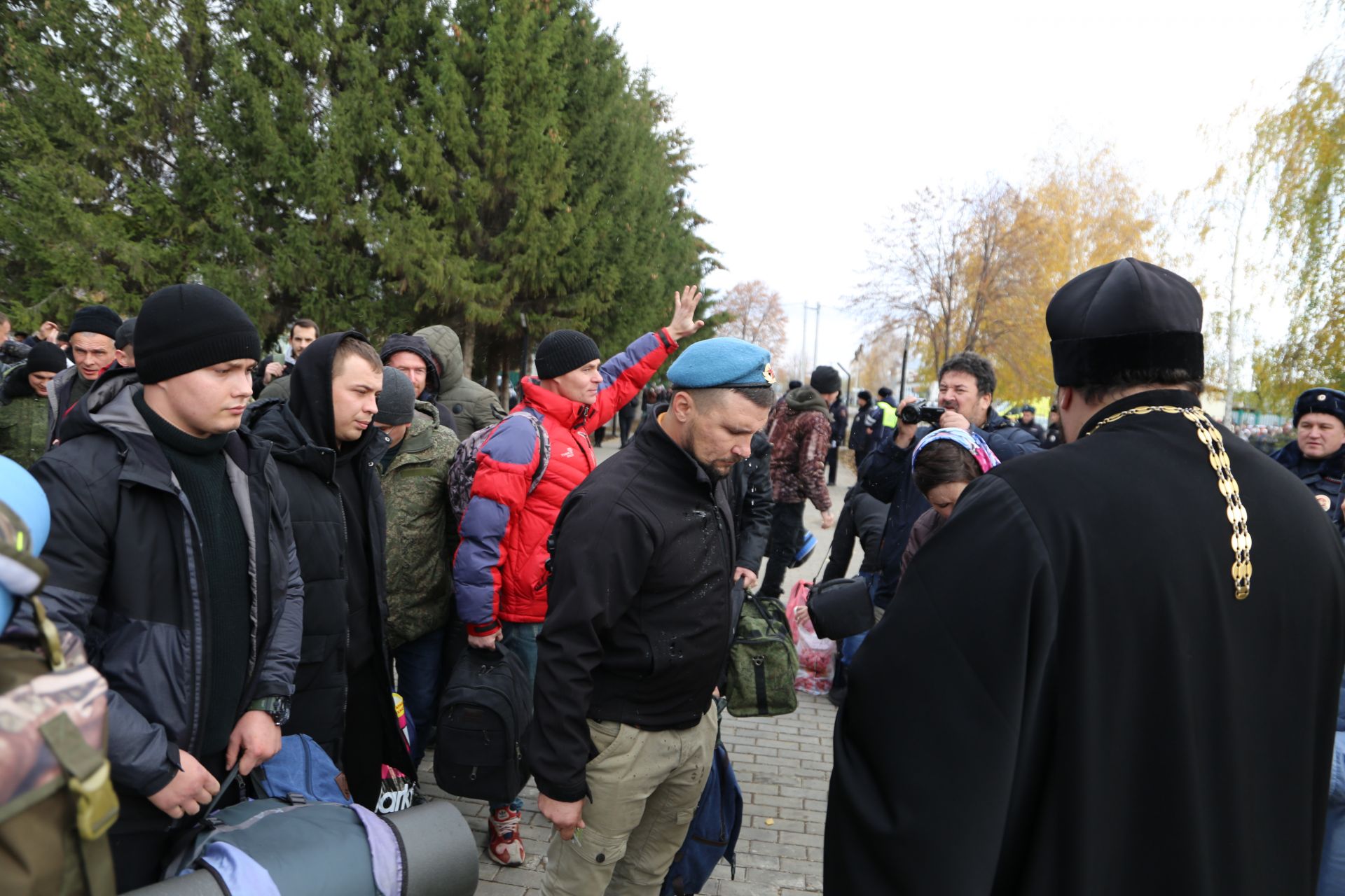 В Алексеевском проводили на учебный полигон четвертую команду мобилизованных