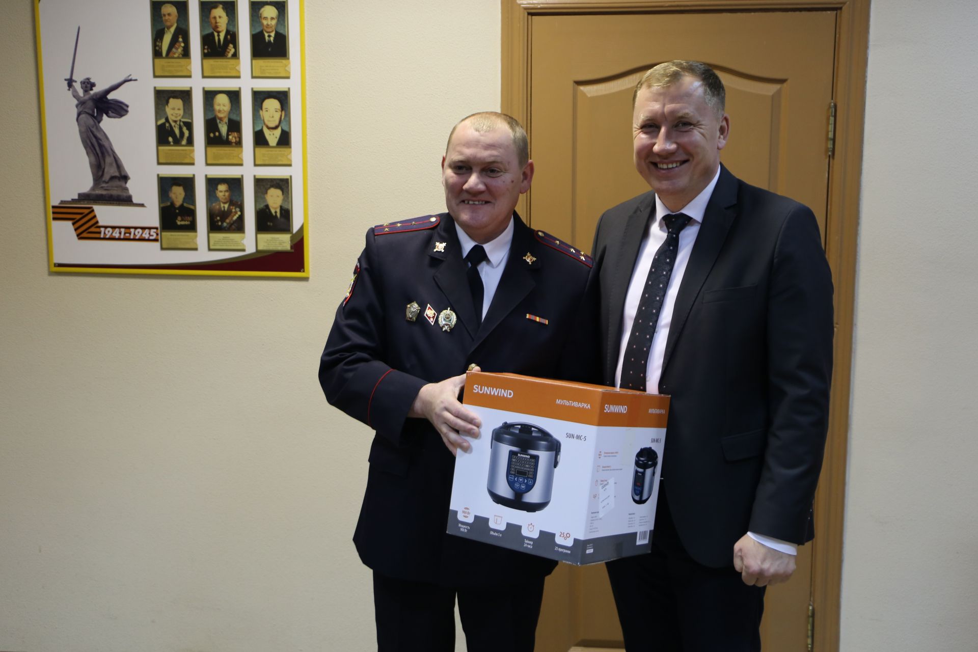 В День сотрудника внутренних дел в Алексеевском наградили лучших полицейских