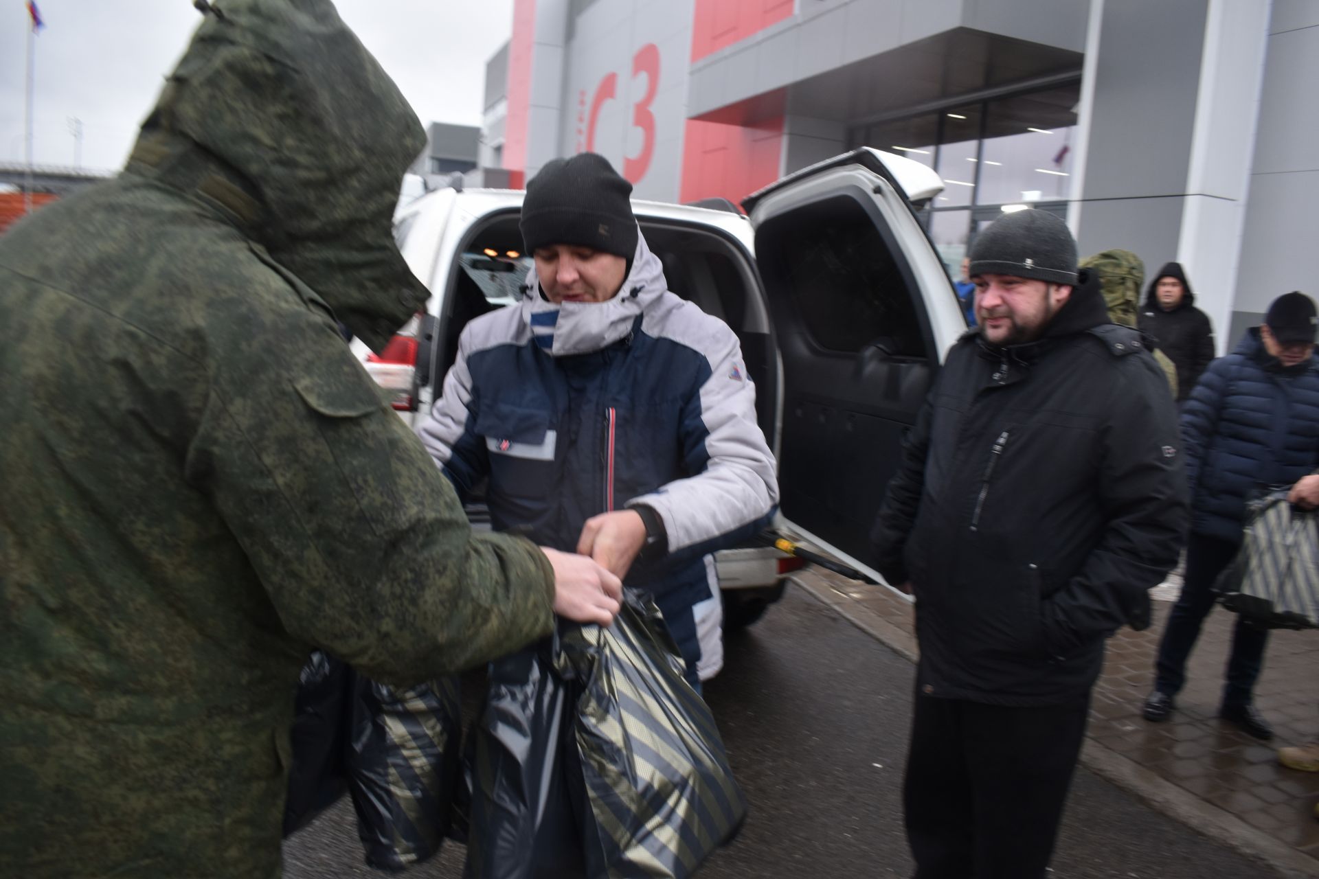 Алексеевским мобилизованным, проживающим в Казань Экспо, доставили продукты и предметы первой необходимости