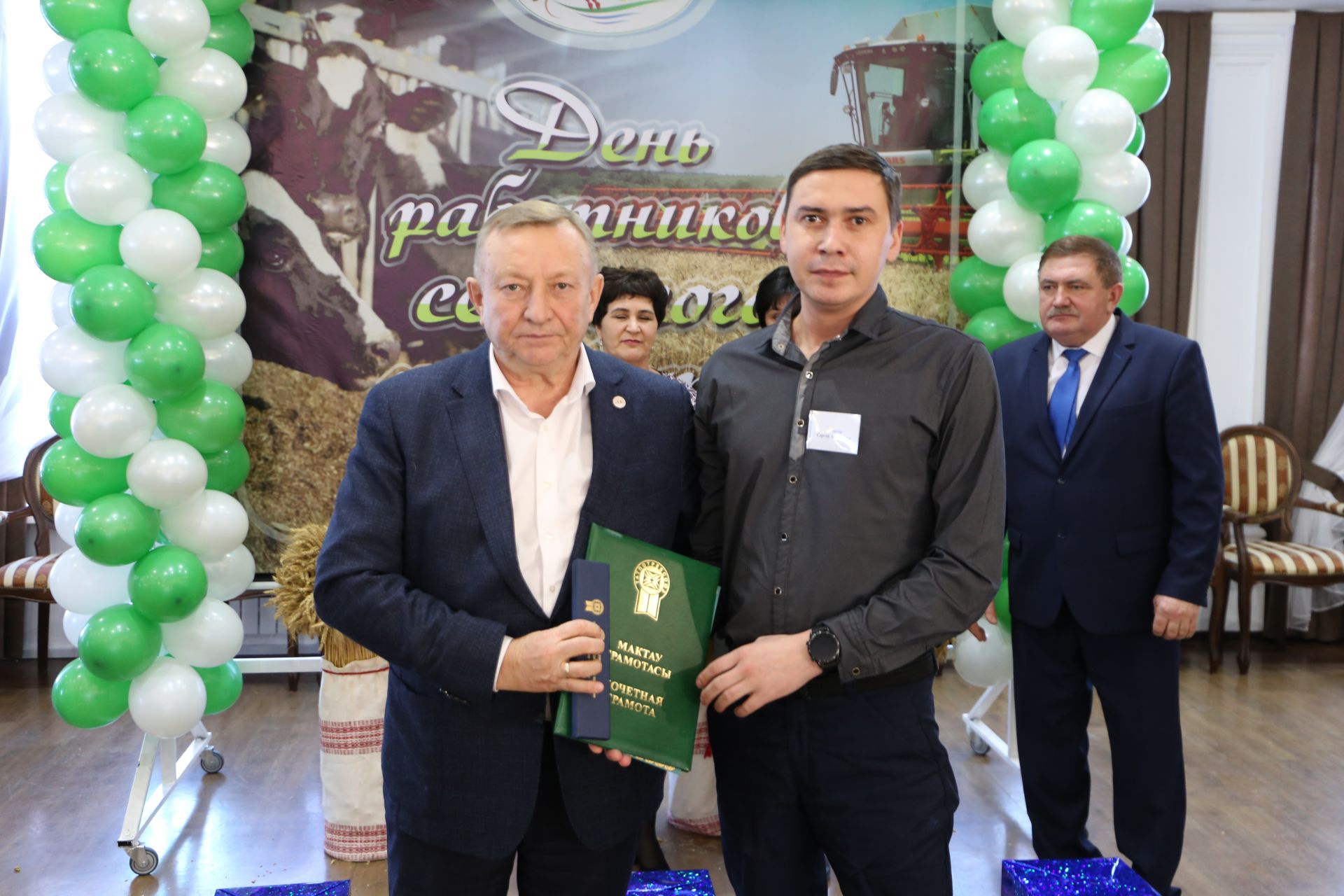 Глава Минсельхозпрода РТ наградил лучших работников сельского хозяйства Алексеевского района