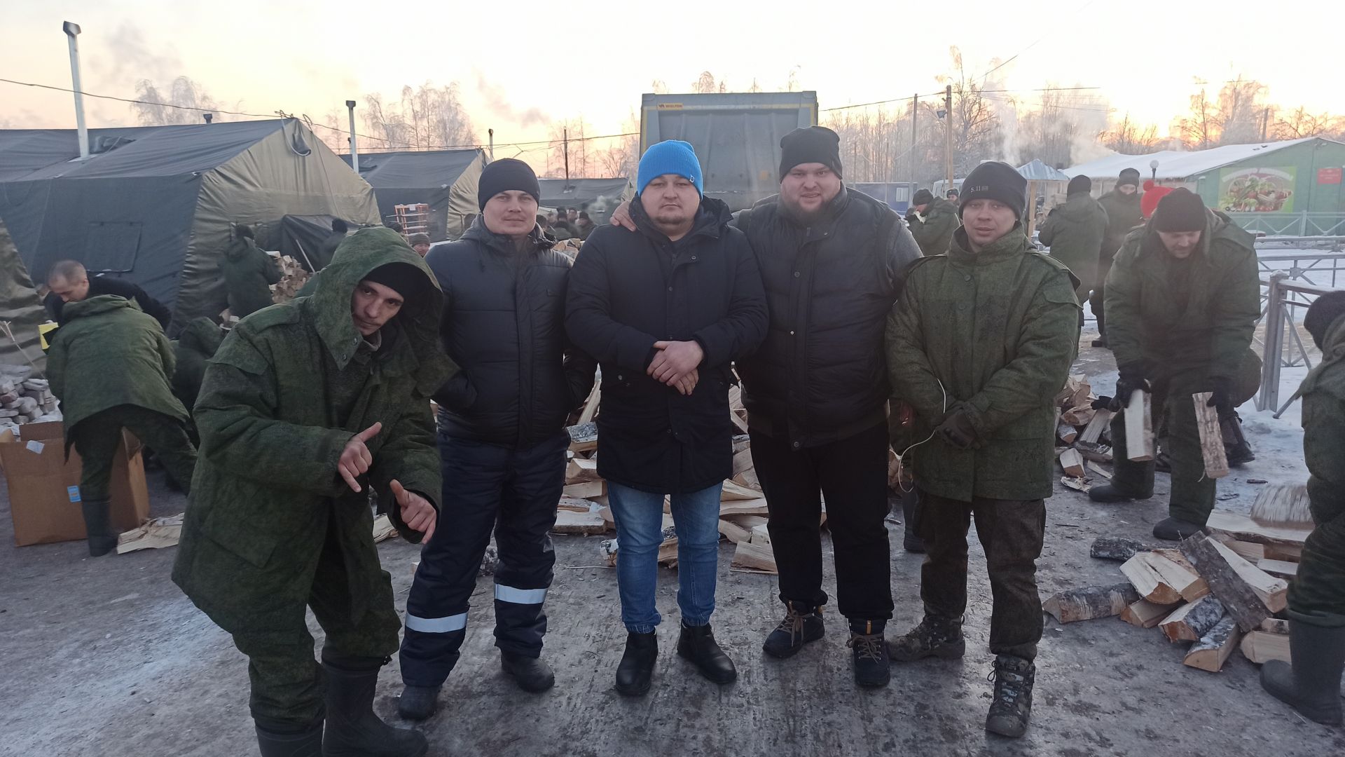 Жители Алексеевского и Чистопольского районов приобрели дрова для мобилизованных