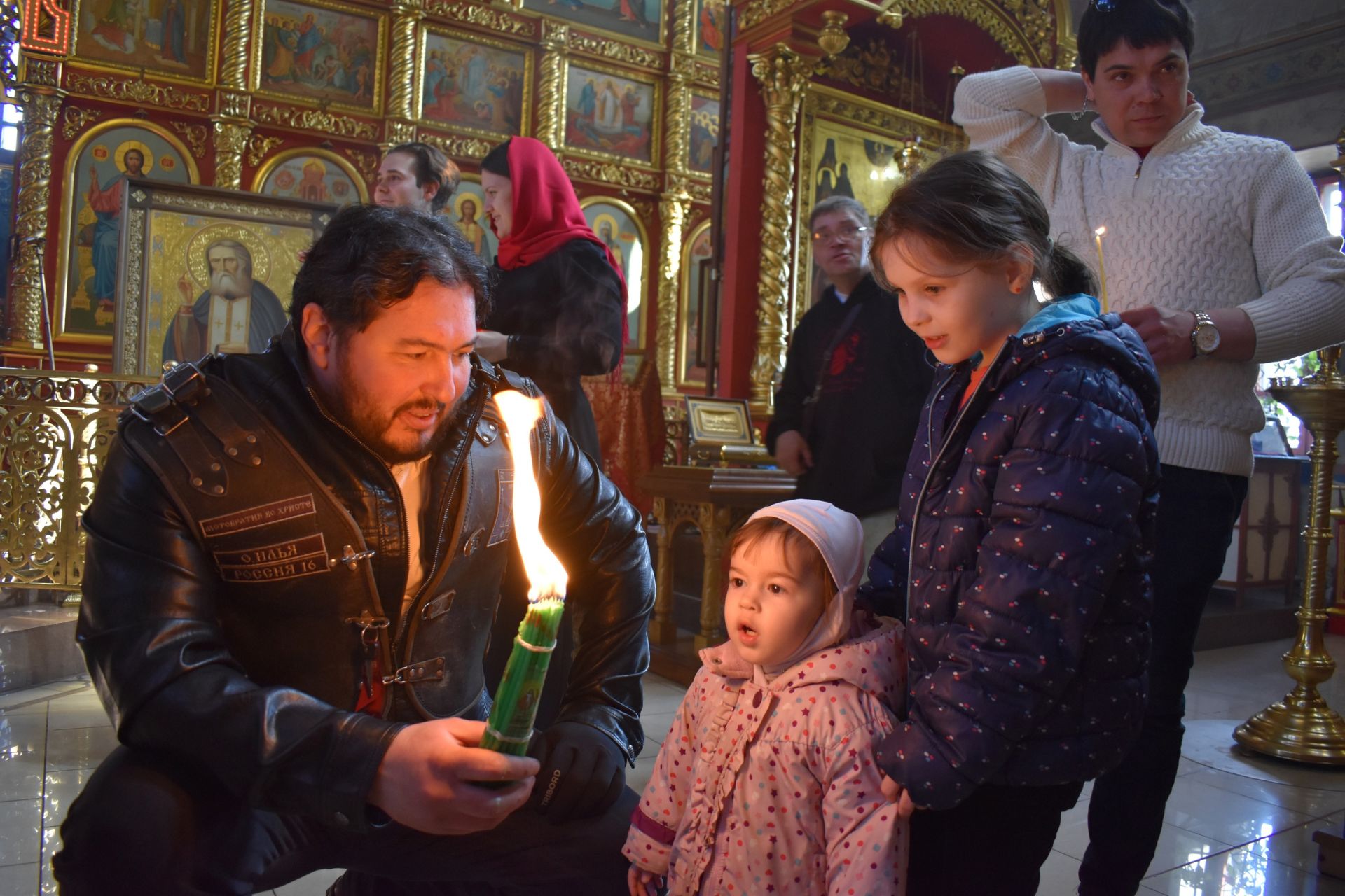 В Алексеевское доставили Благодатный огонь