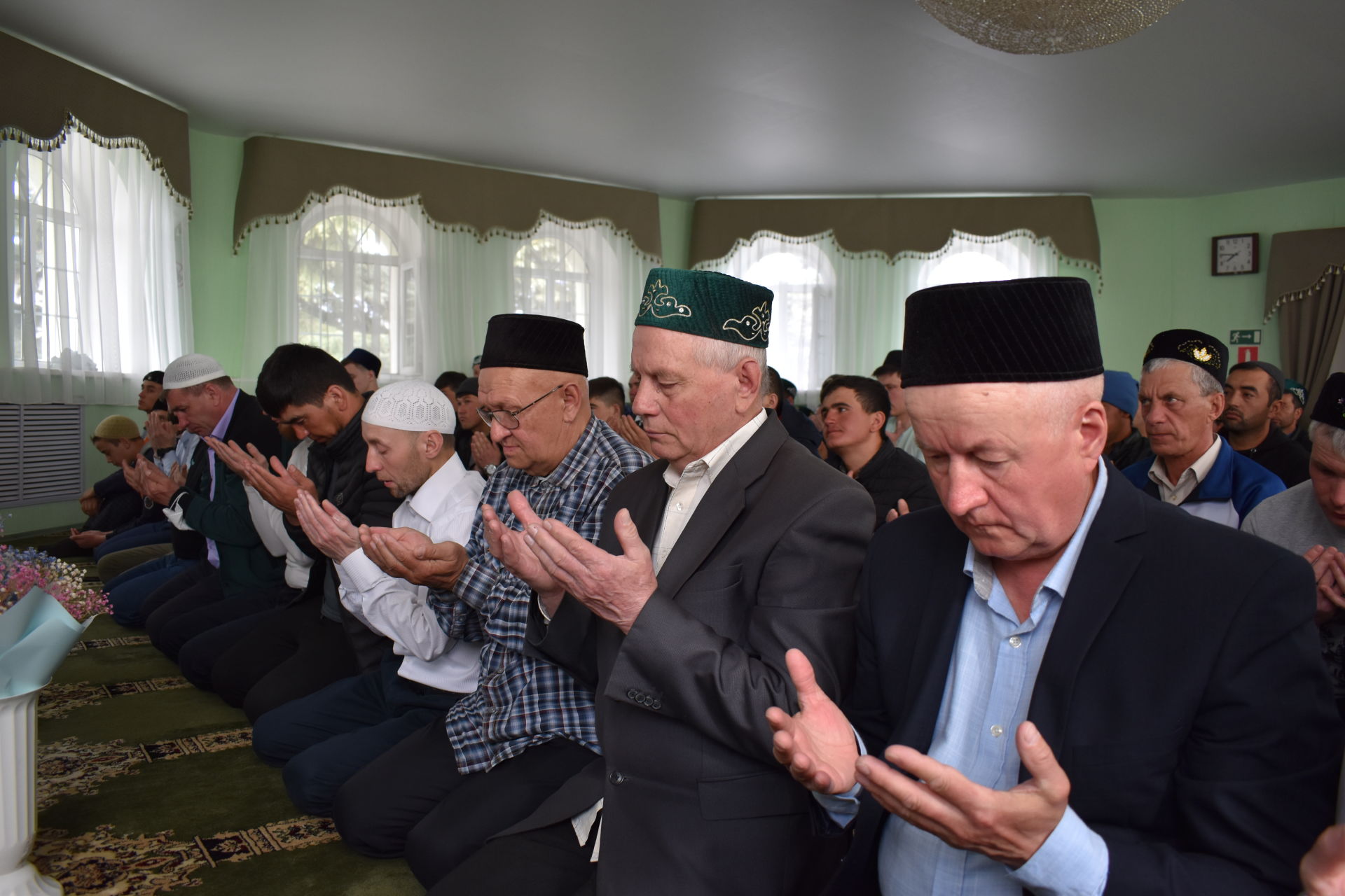 В праздник Ураза-байрам мусульмане Алексеевского собрались в Центральной мечети