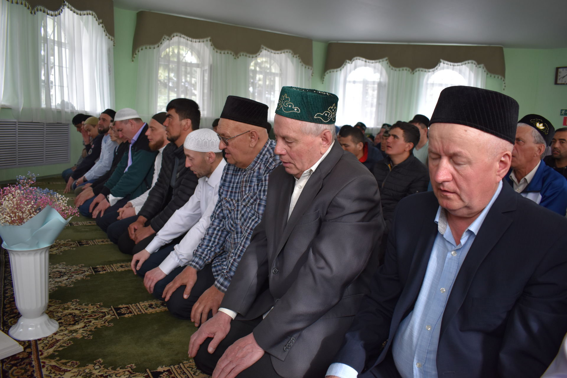 В праздник Ураза-байрам мусульмане Алексеевского собрались в Центральной мечети