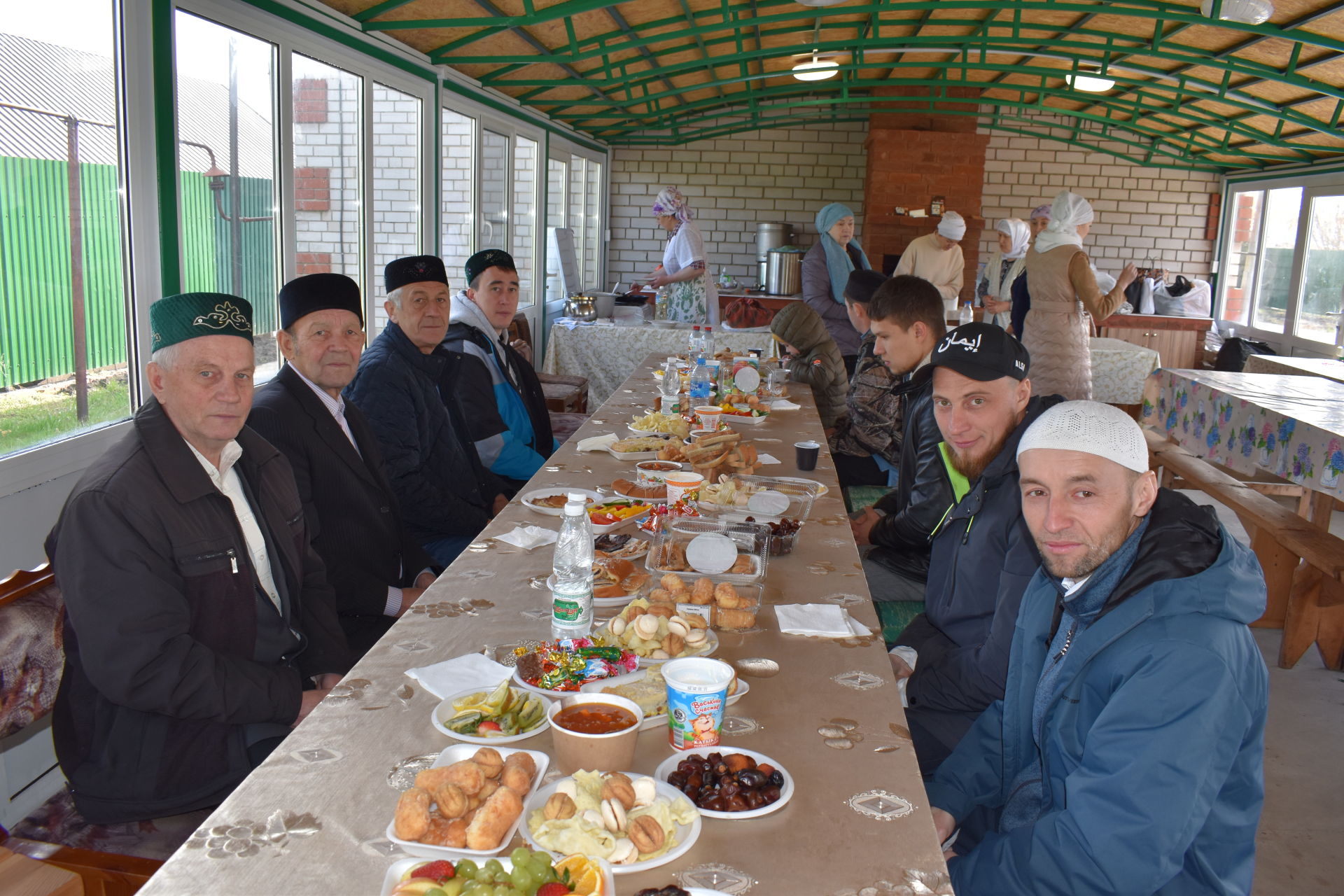 В праздник Ураза-байрам мусульмане Алексеевского собрались в Центральной мечети