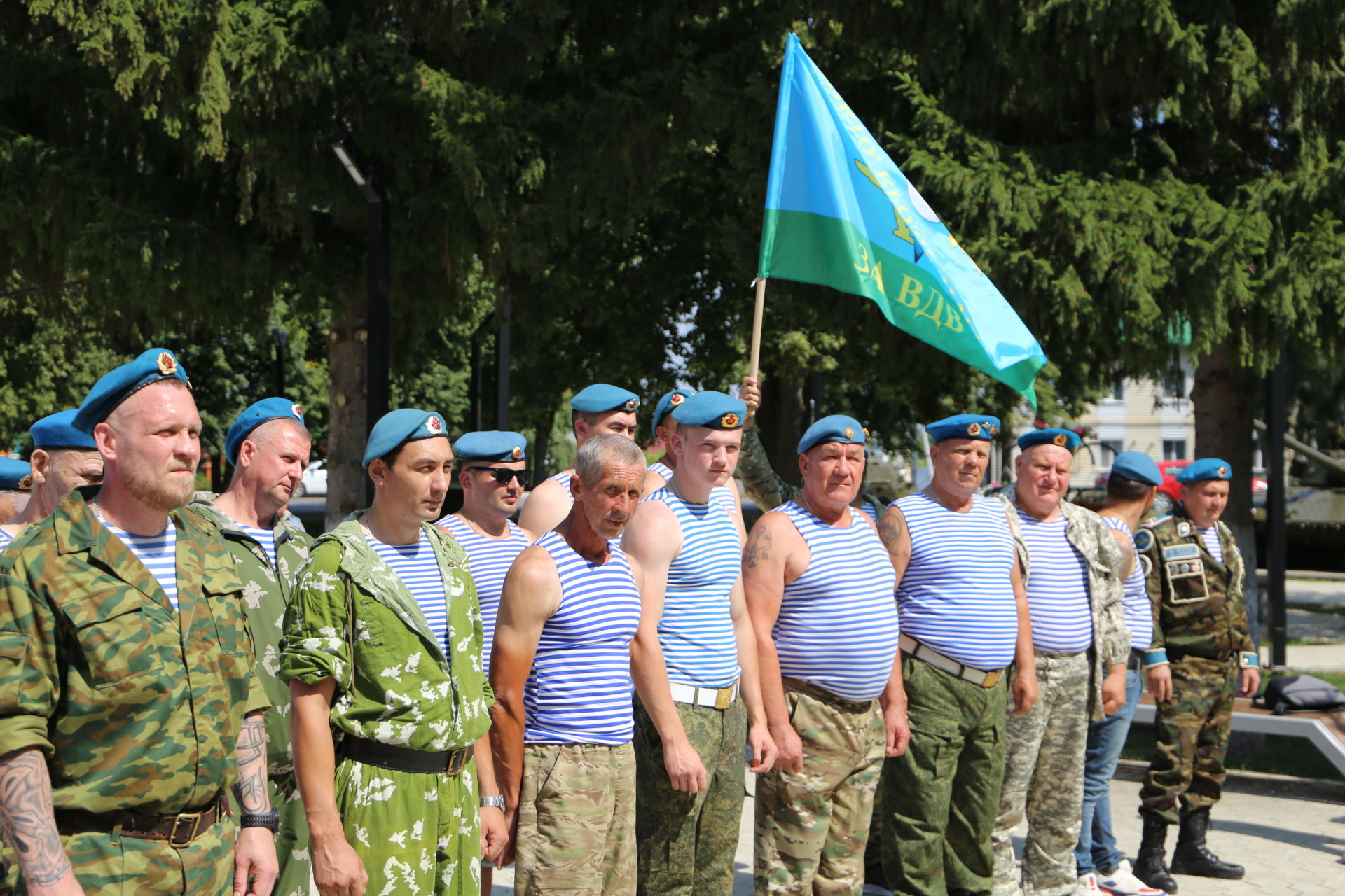 Алексеевские десантники почтили память павших в годы Великой Отечественной войны