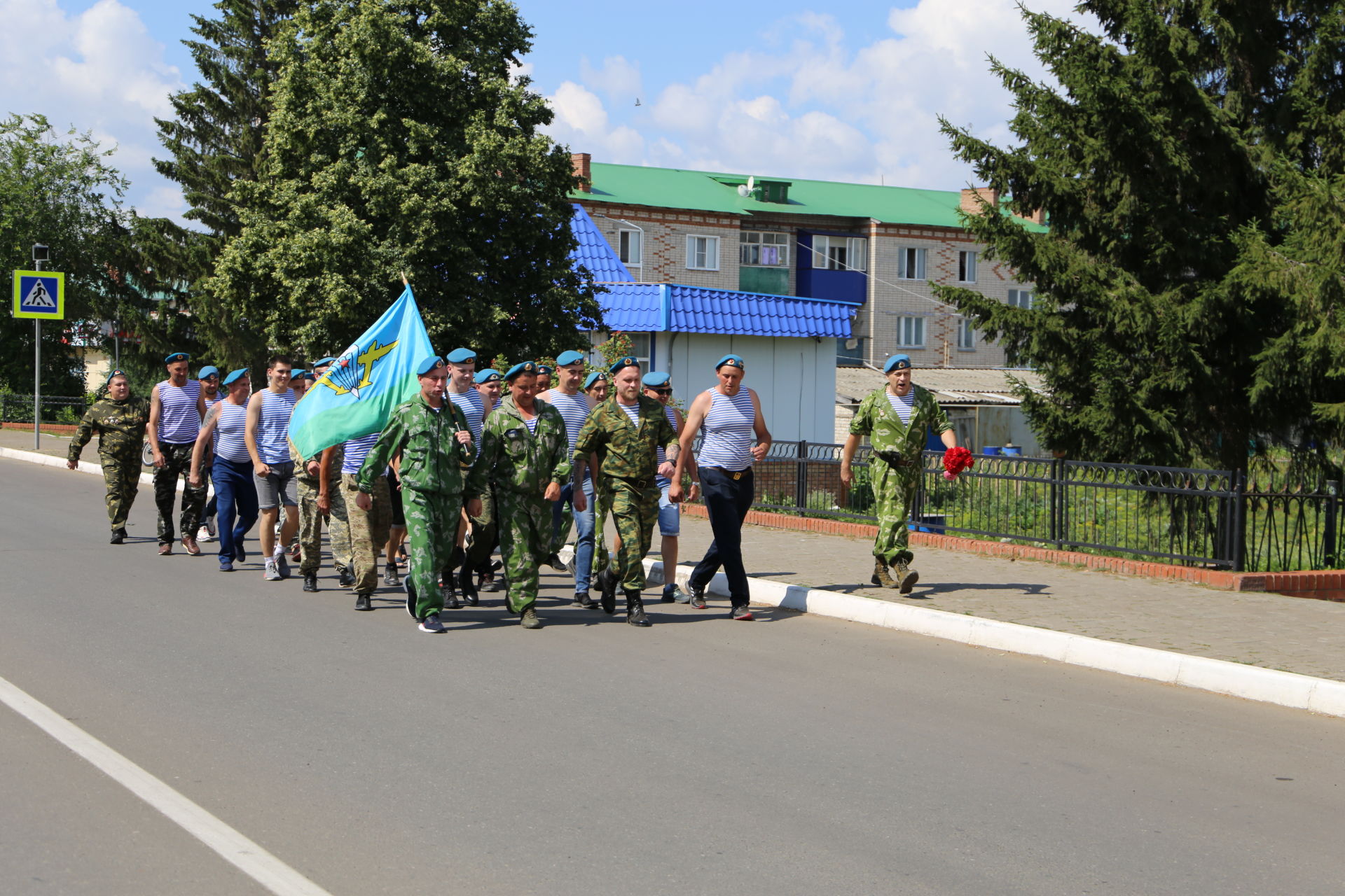 Алексеевские десантники почтили память павших в годы Великой Отечественной войны