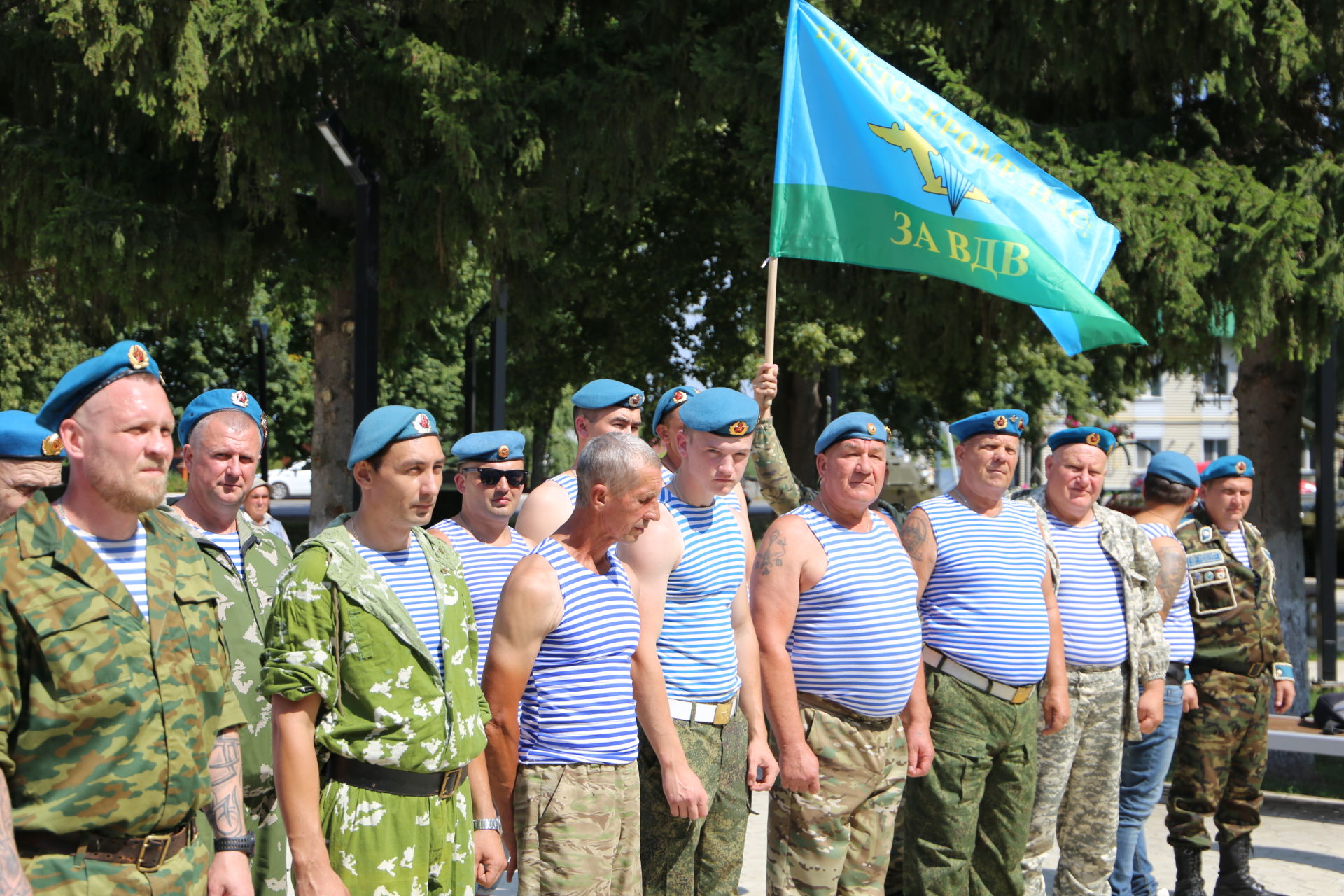 Алексеевские десантники почтили память павших в годы Великой Отечественной войны