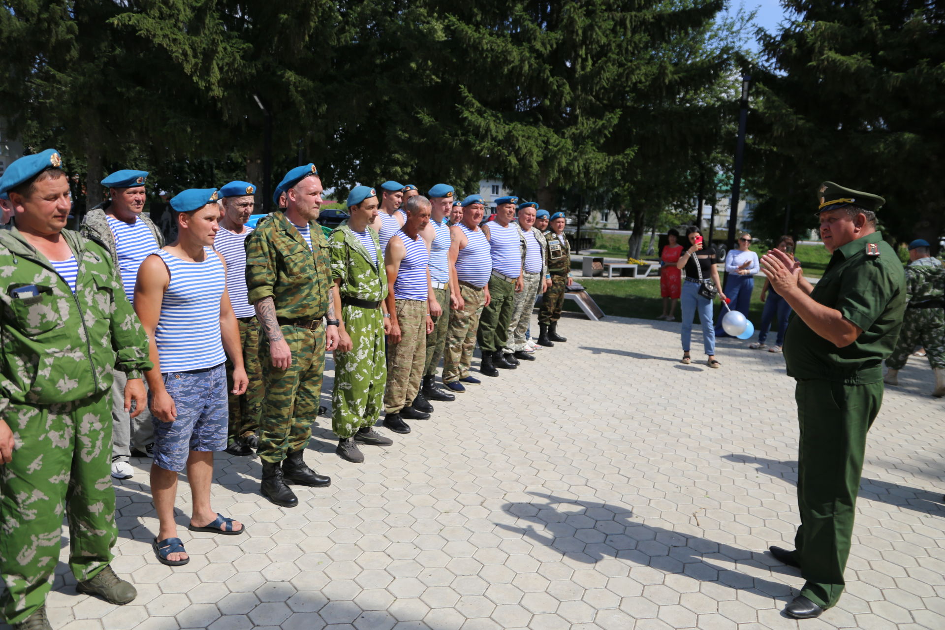 Алексеевские десантники почтили память павших в годы Великой Отечественной войны