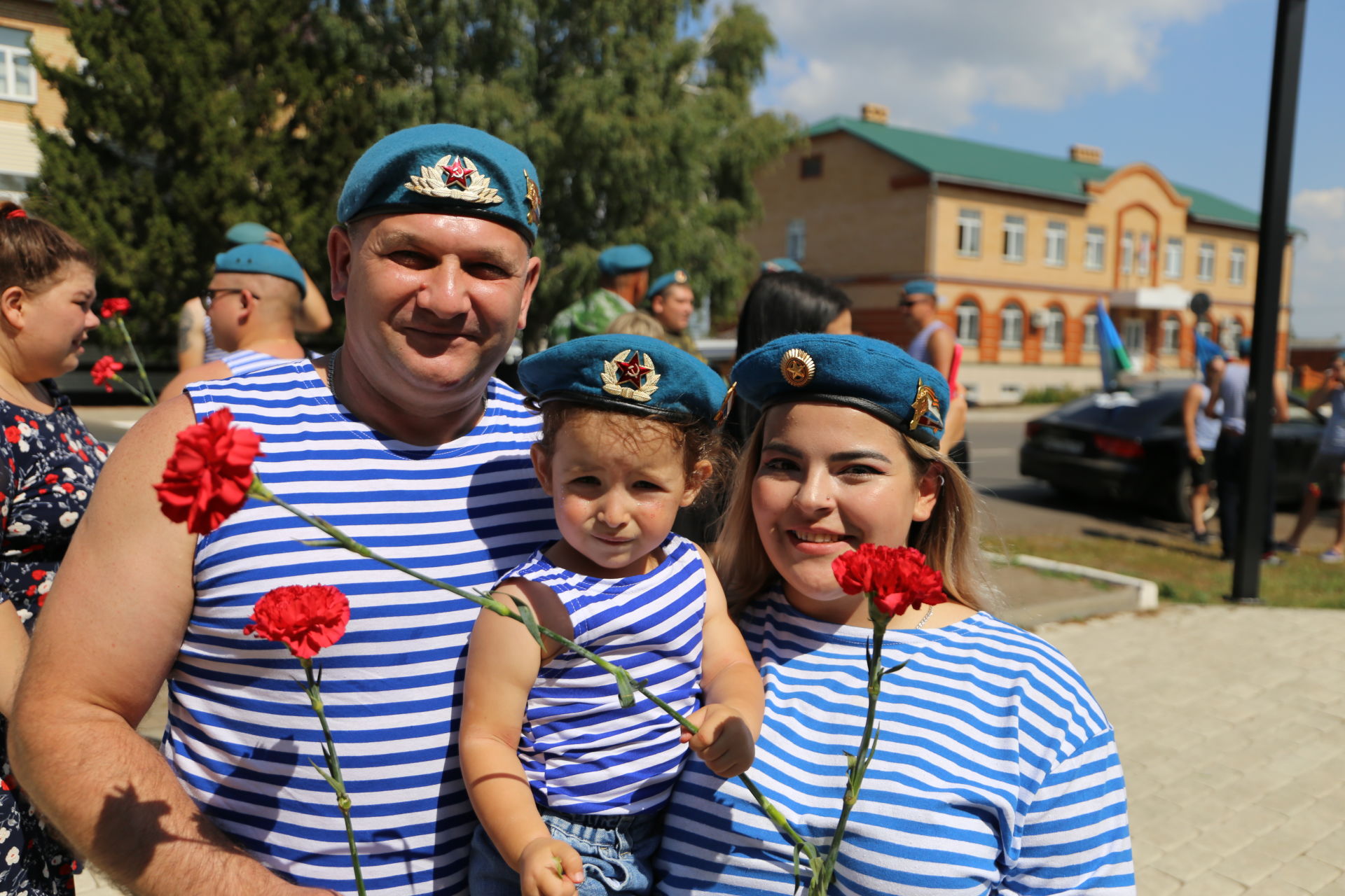 Алексеевские десантники почтили память павших в годы Великой Отечественной войны