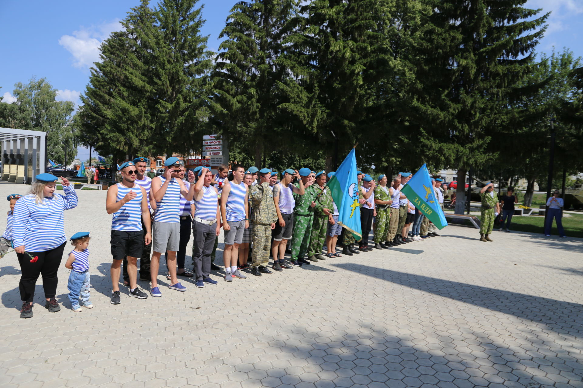 Алексеевские десантники почтили память павших в годы Великой Отечественной войны