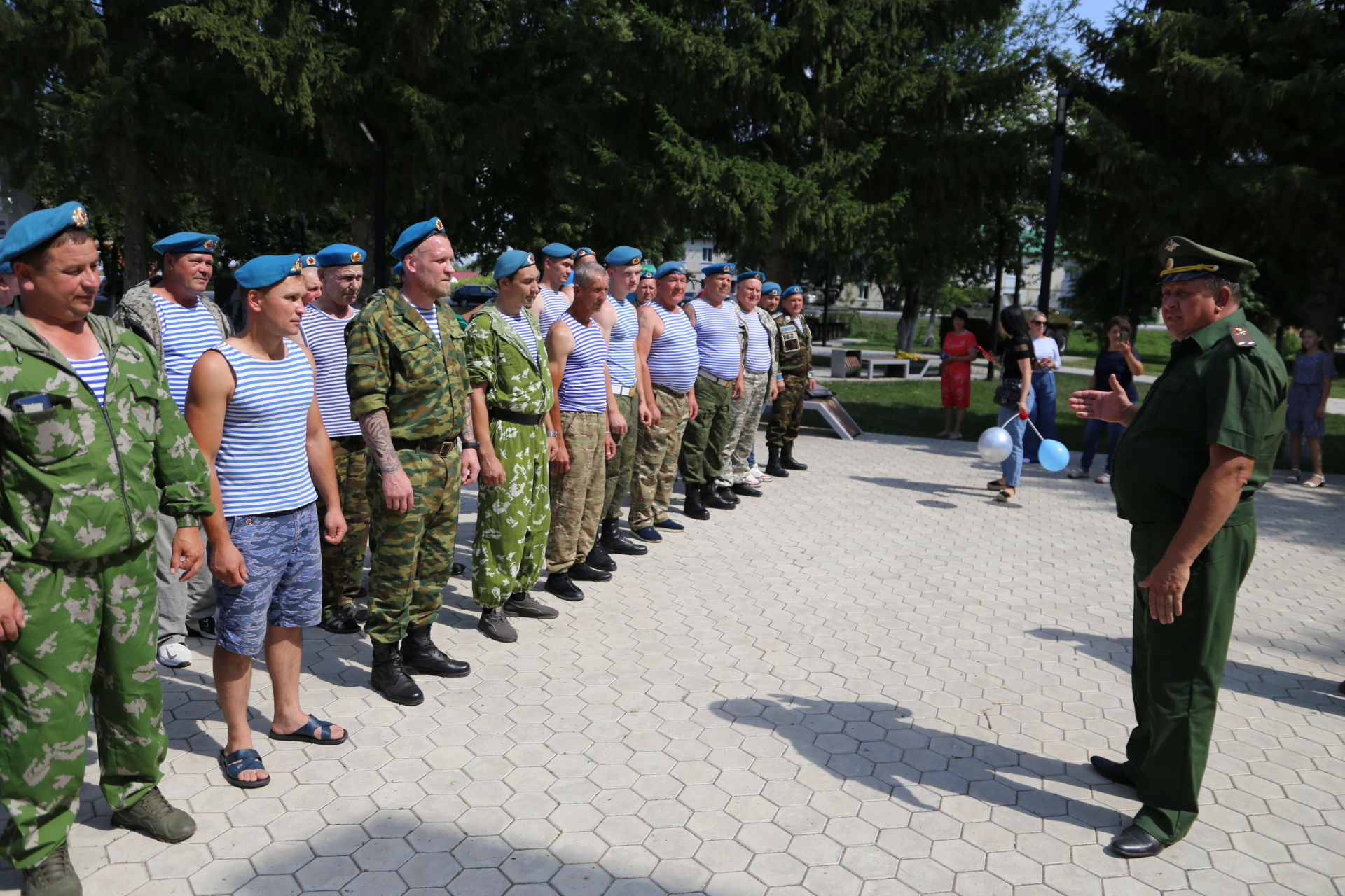 Алексеевские десантники почтили память павших в годы Великой Отечественной войны