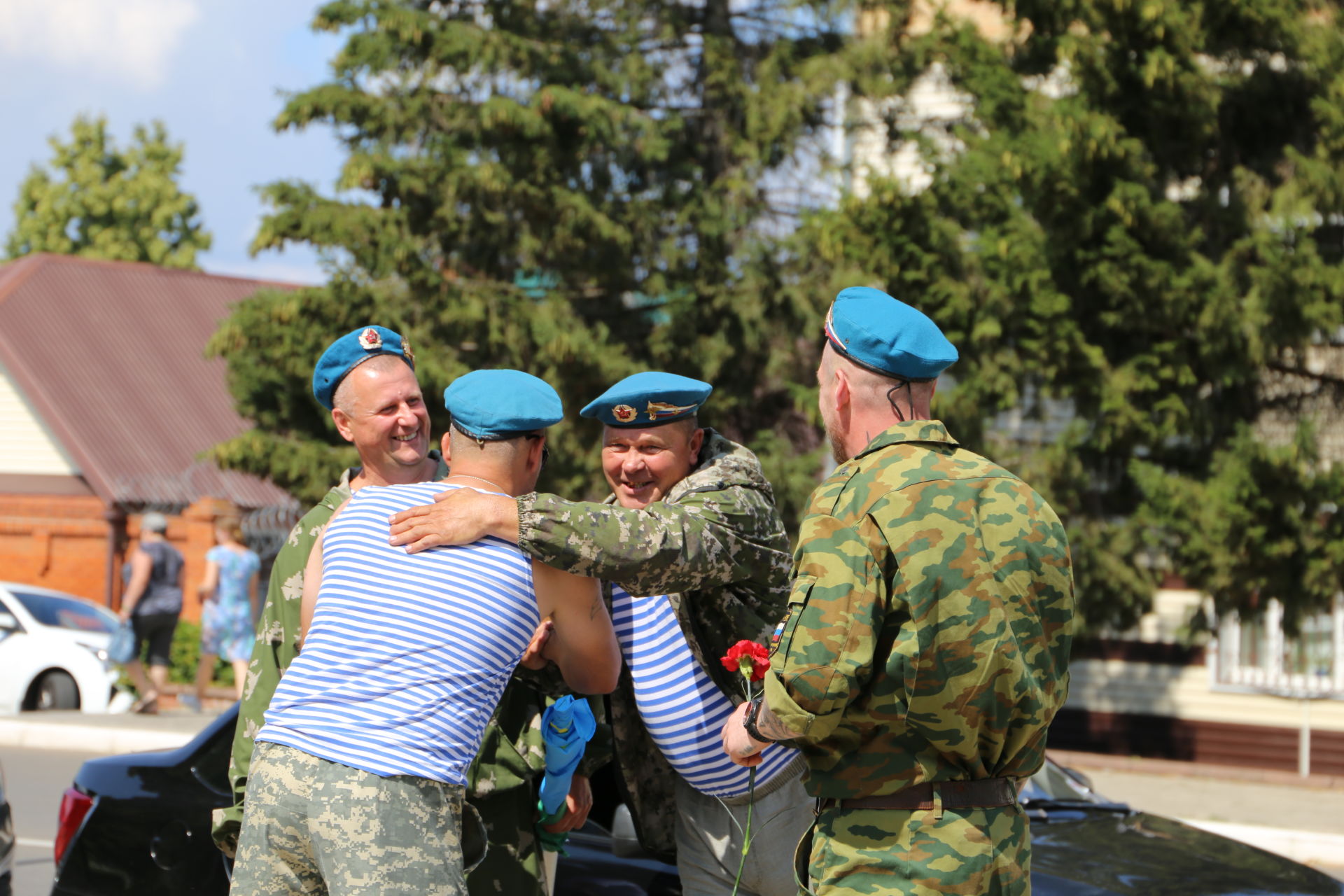 Алексеевские десантники почтили память павших в годы Великой Отечественной войны