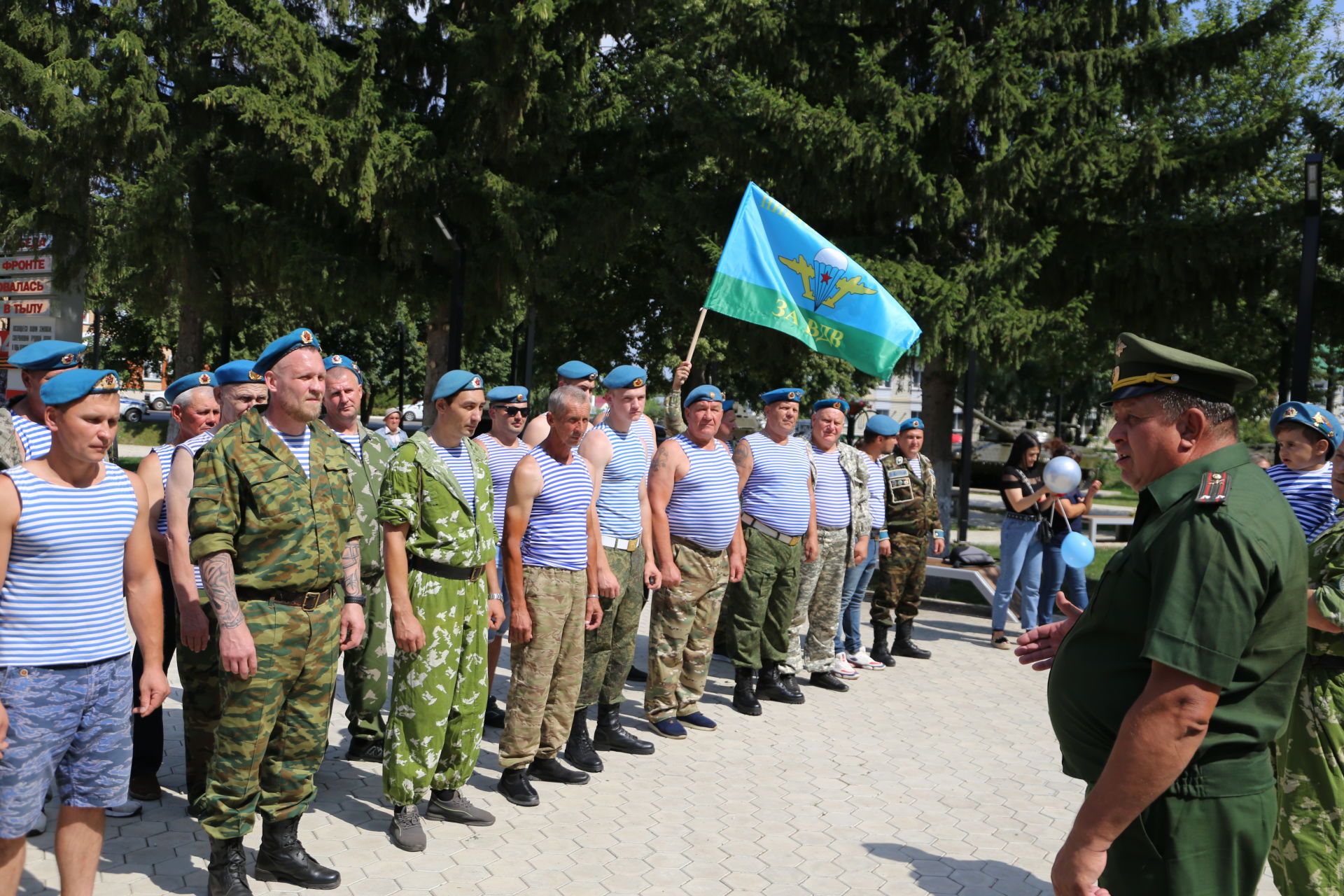 Алексеевские десантники почтили память павших в годы Великой Отечественной войны