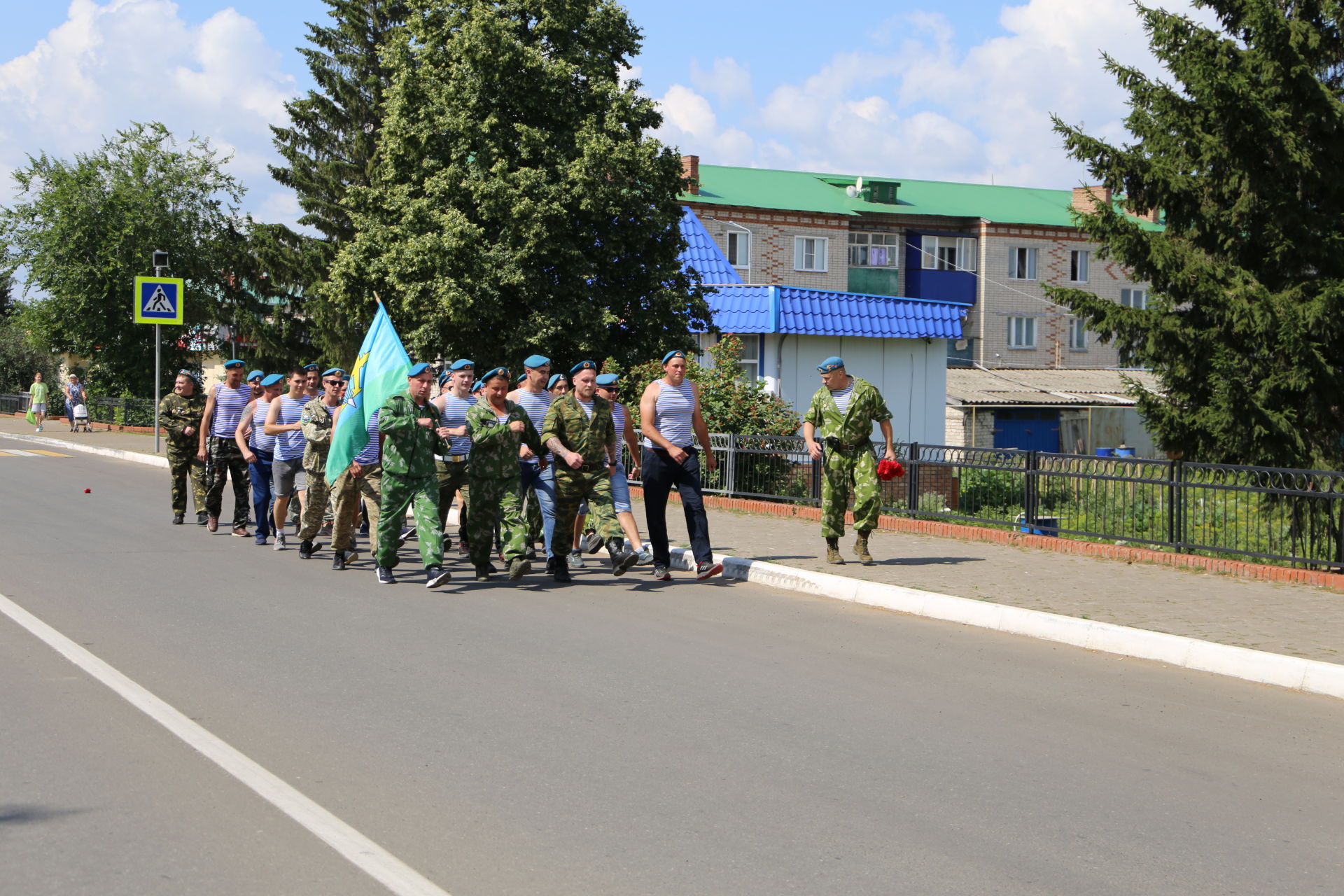 Алексеевские десантники почтили память павших в годы Великой Отечественной войны