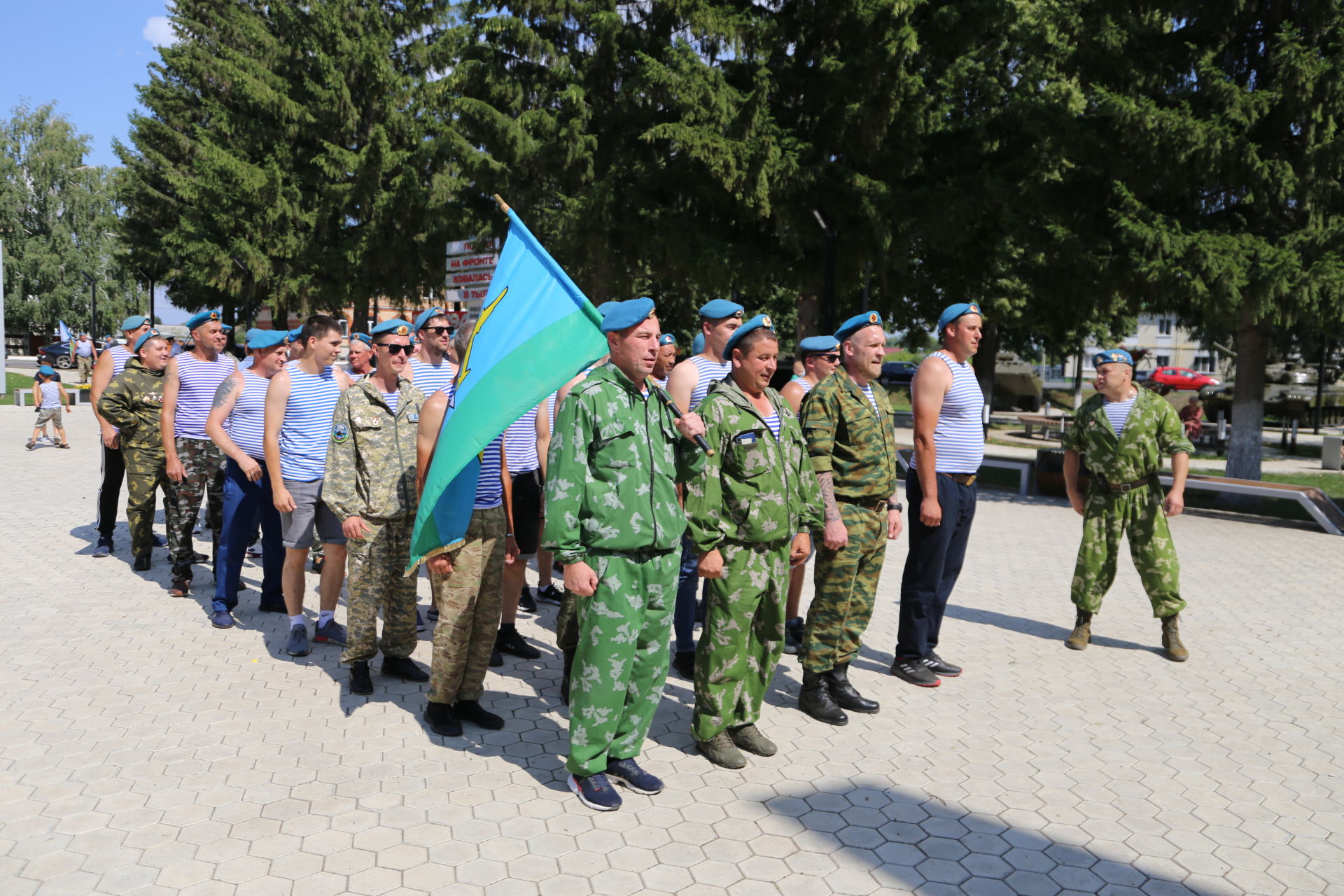 Алексеевские десантники почтили память павших в годы Великой Отечественной войны