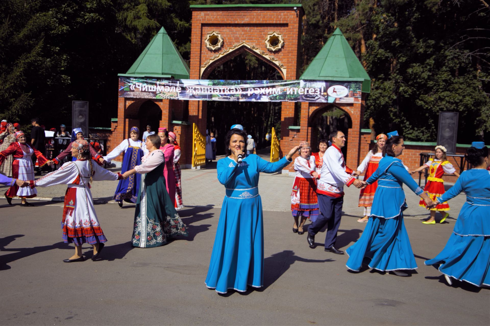 На Билярском Святом ключе прошел межконфессиональный праздник «Родниковый рай»