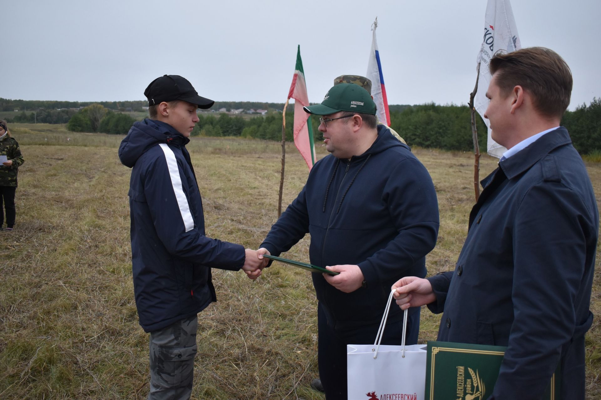 В селе Войкино Алексеевского района, на берегу реки Актай, завершилась очередная Вахта памяти