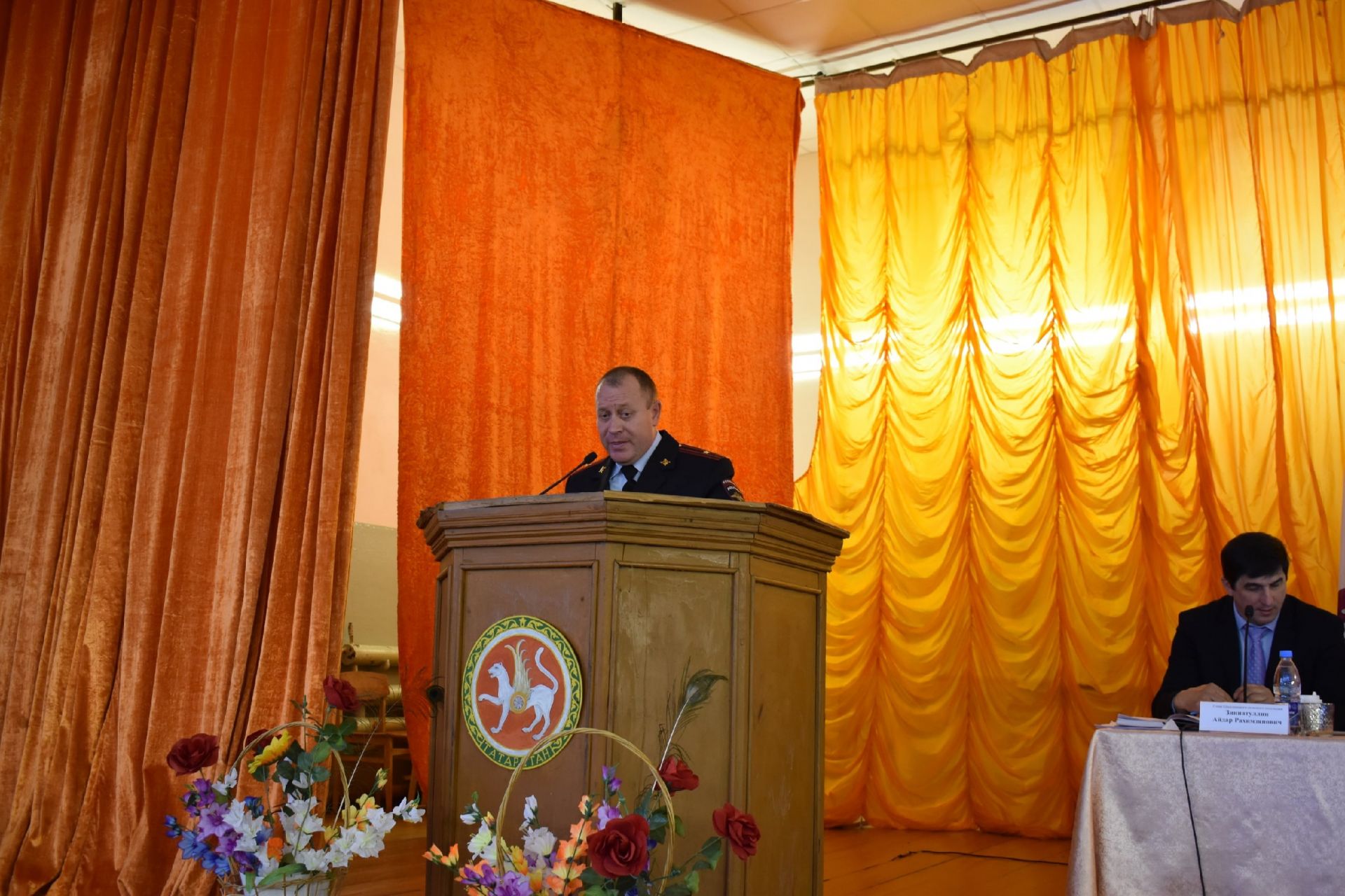 В Ерыклинском сельском поселении под председательством главы района Сергея Демидова провели собрание граждан