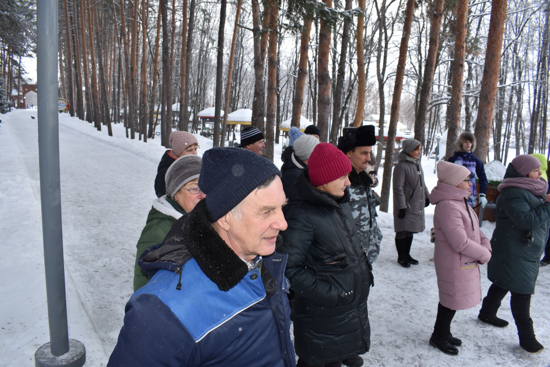 Хороводы, игры и катания на санях: в Билярске состоялись новогодние гуляния