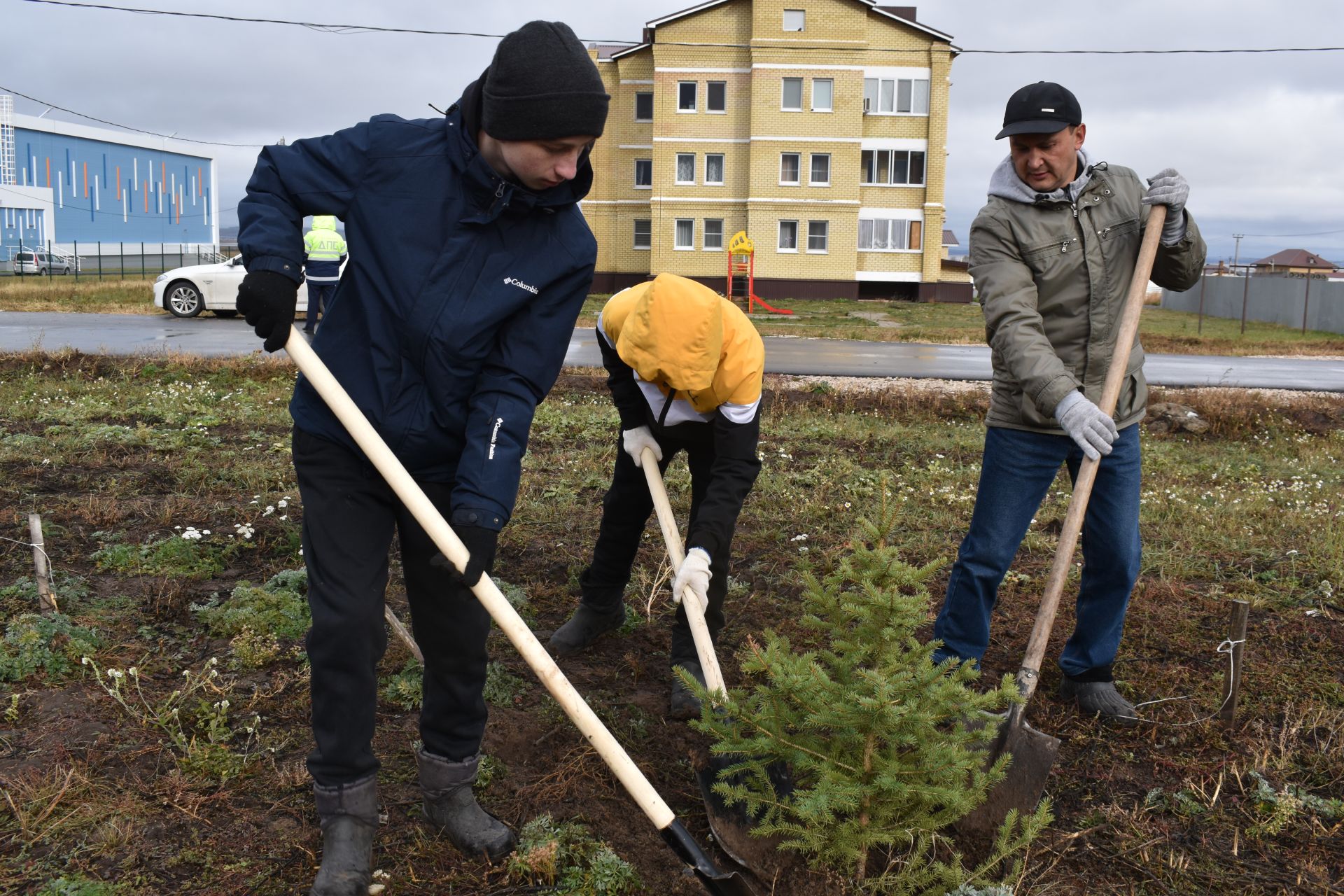 Министр лесного хозяйства РТ принял участие в акции «Сохраним лес» в Алексеевском