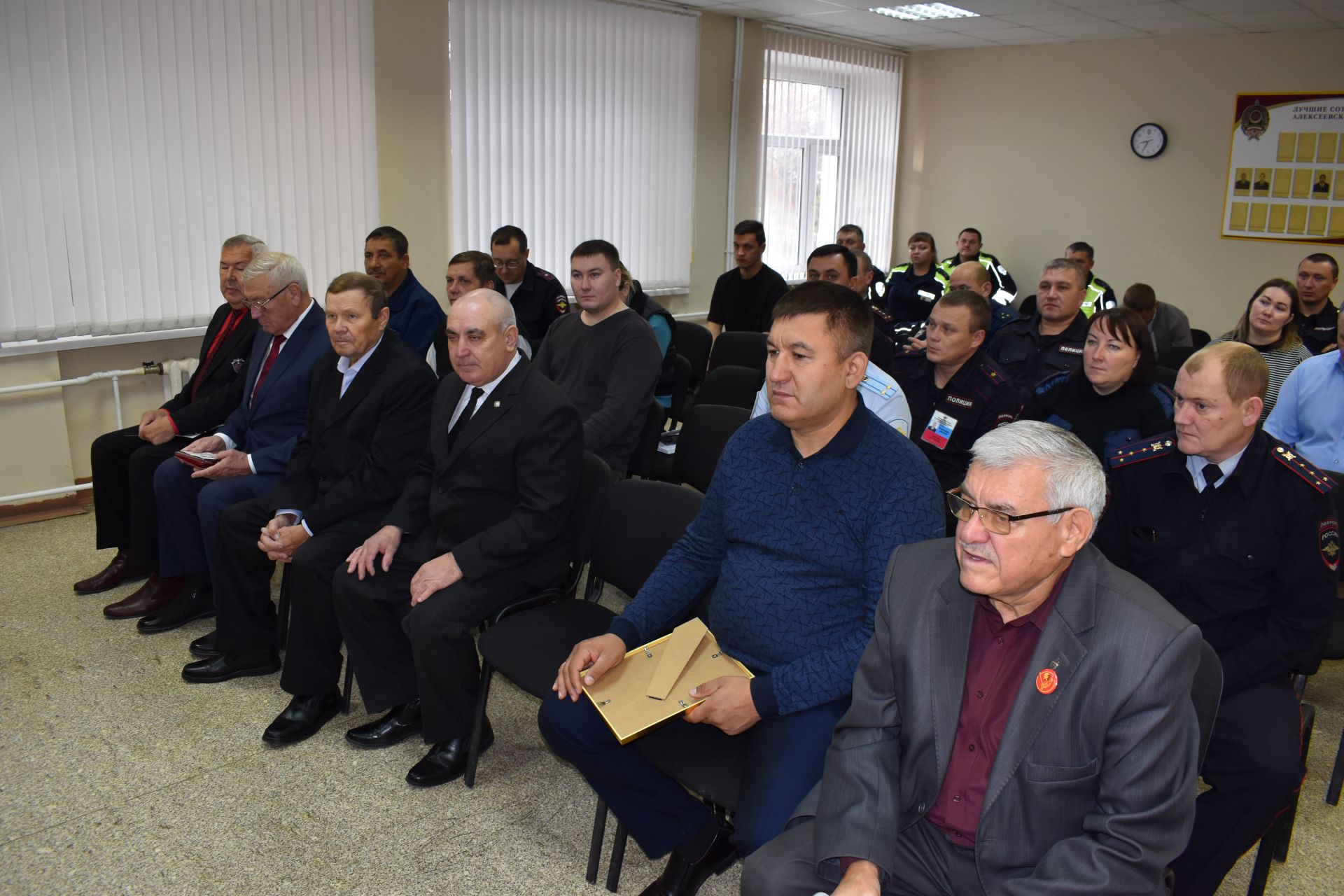 Председателя Совета ветеранов МВД Алексеевского района поздравили с юбилеем