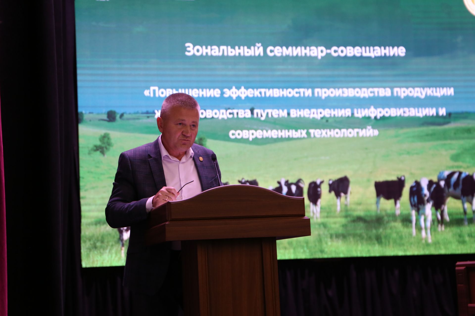 Животноводы Закамья в Алексеевском обсудили вопросы повышения производства и сохранения стада