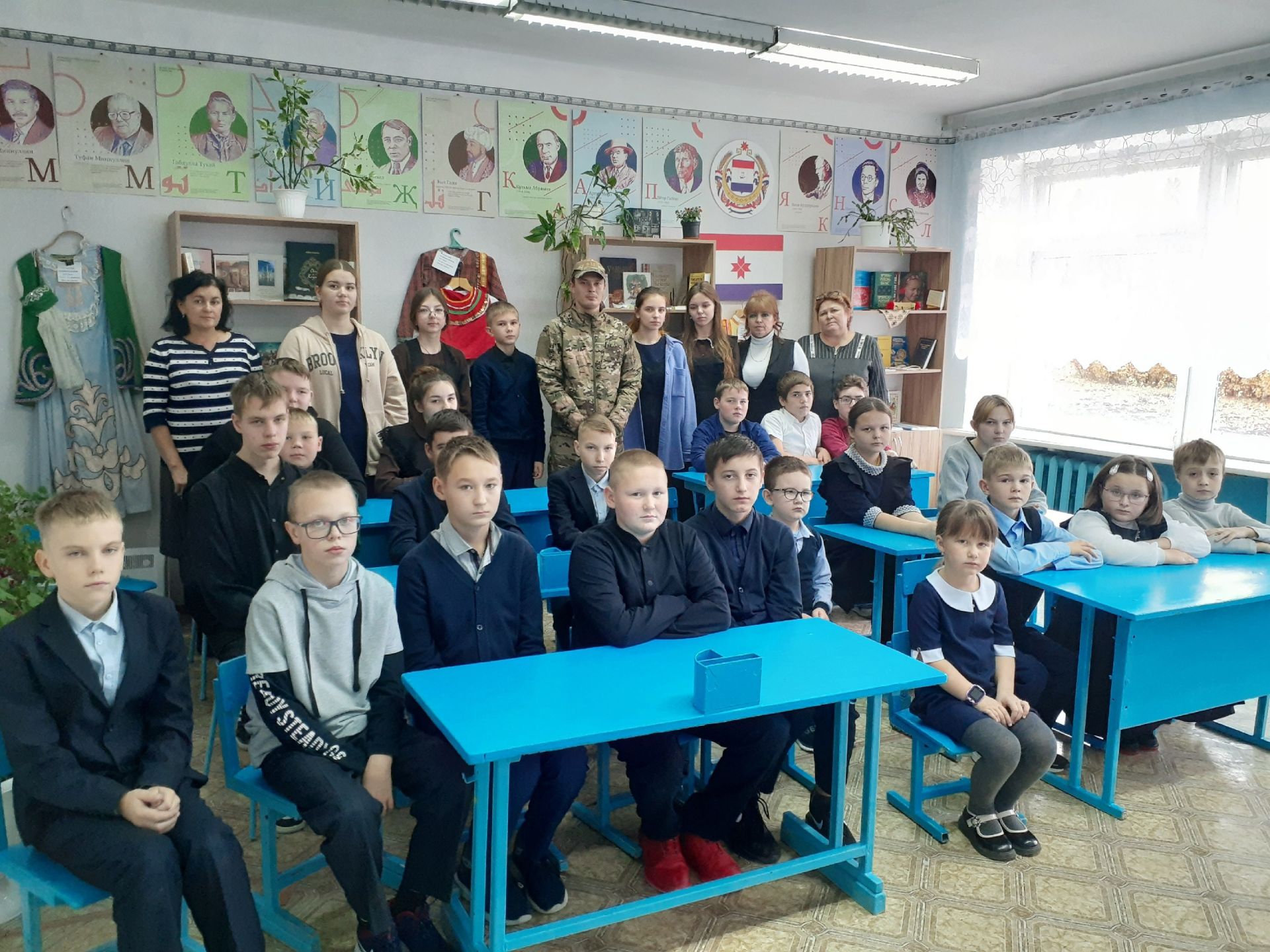 В Родниках прошла встреча школьников с участником СВО