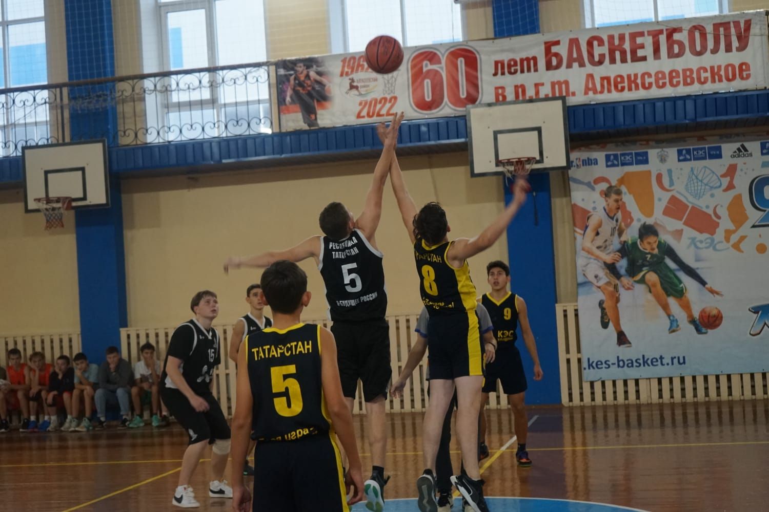 В Алексеевском прошел муниципальный этап школьной баскетбольной лиги «КЭС - БАСКЕТ»