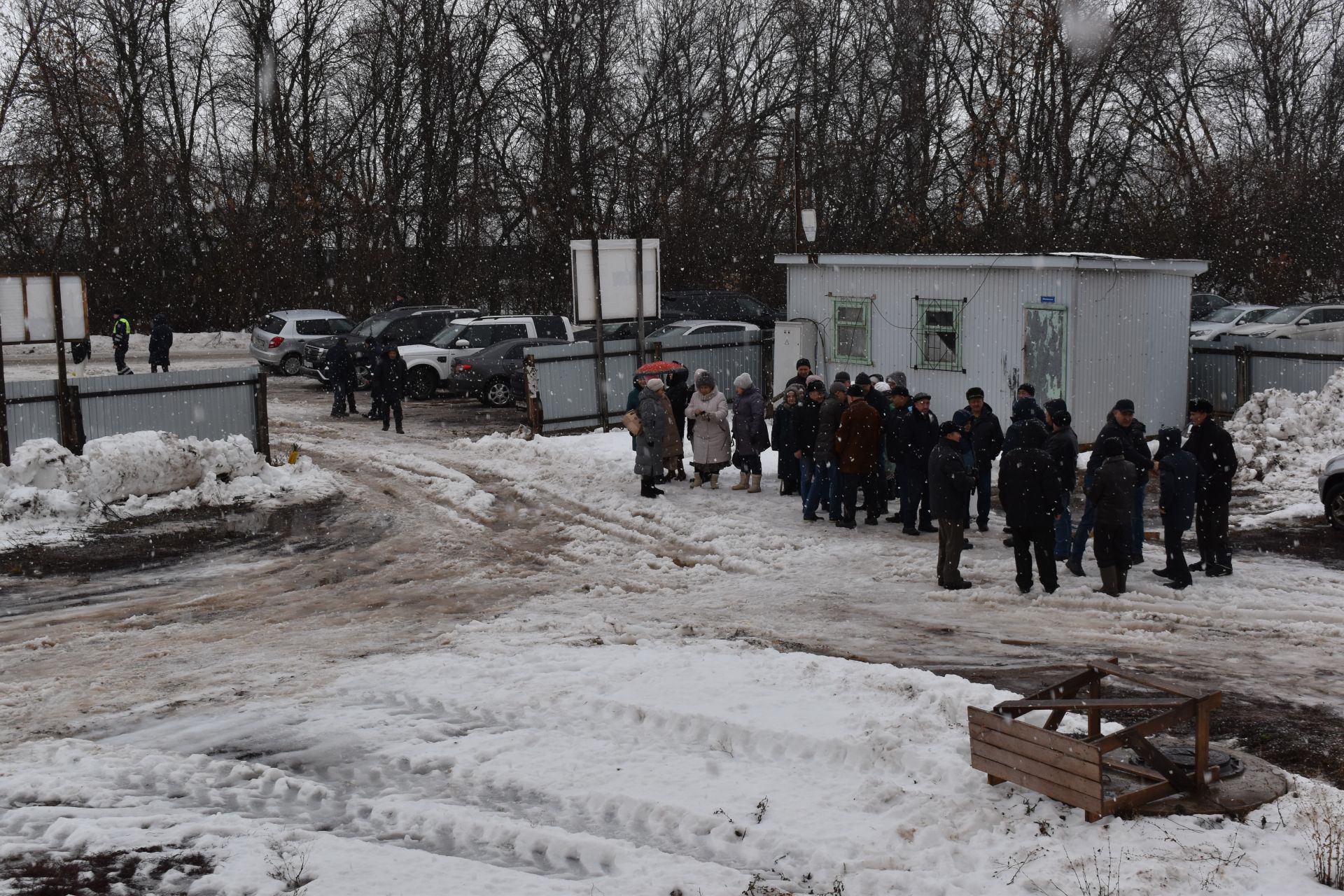 В Алексеевском установили полумесяц на минарет строящейся мечети