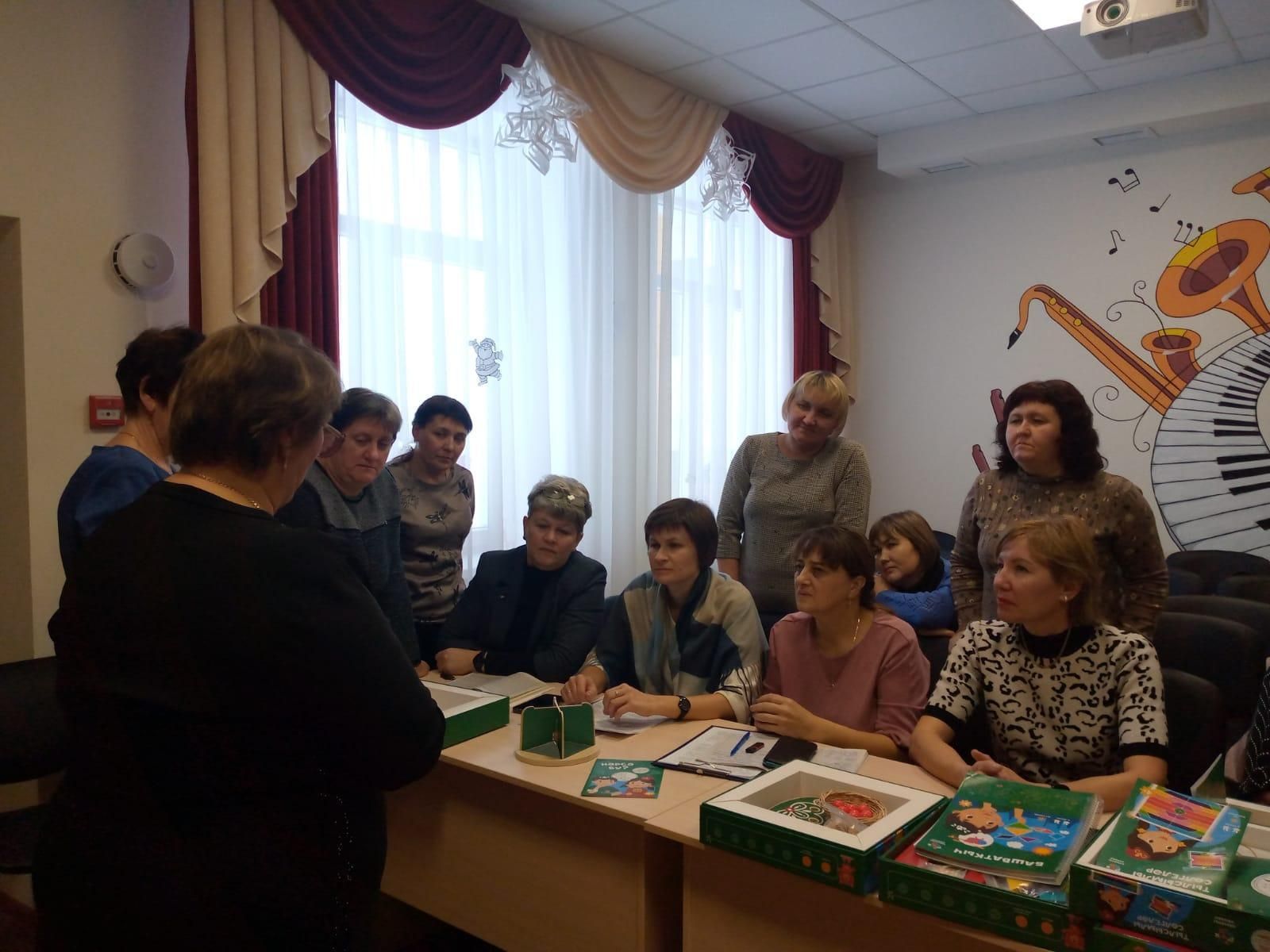 Алексеевские воспитатели по обучению татарского языка обменялись опытом