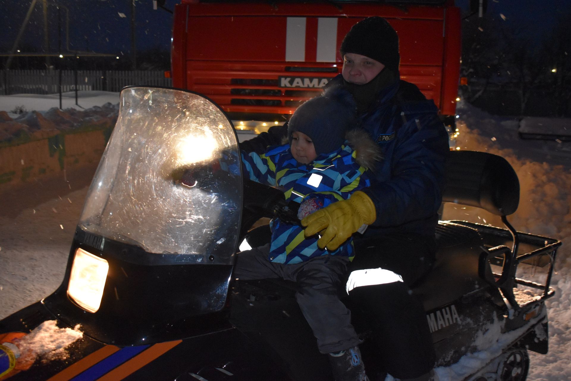 Алексеевские спасатели навестили детей из приюта «Забота»