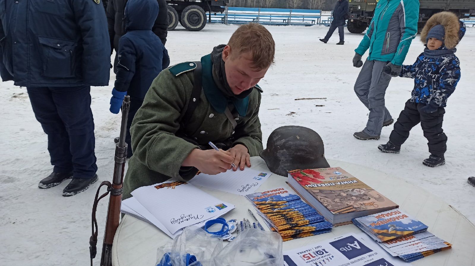 Алексеевцы приняли участие в эпизоде воссоздания Сталинградской битвы и написали письма солдатам в зону СВО