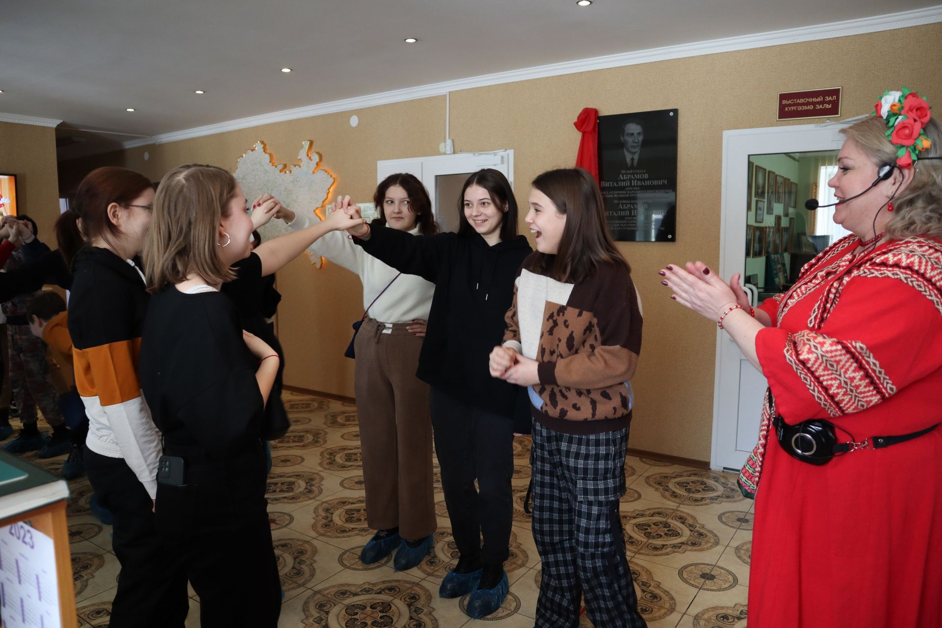 Череду масляничных гуляний в эти выходные открыли гости из Казани