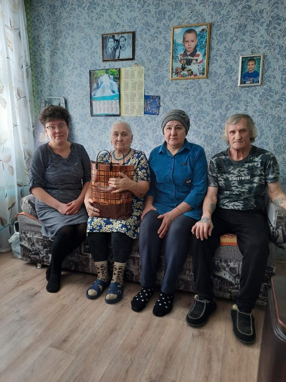 Семьи алексеевских мобилизованных получили продовольственные пакеты