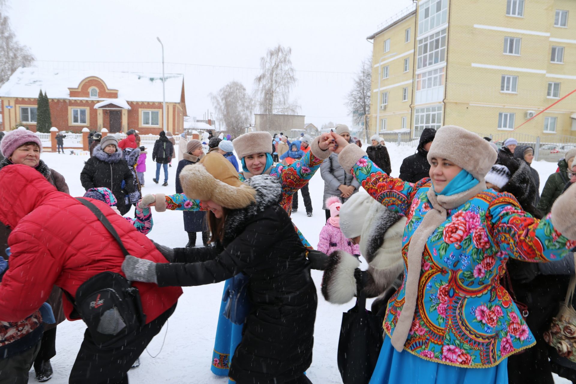 В Алексеевское на проводы зимы из Казани приехало более 160 туристов