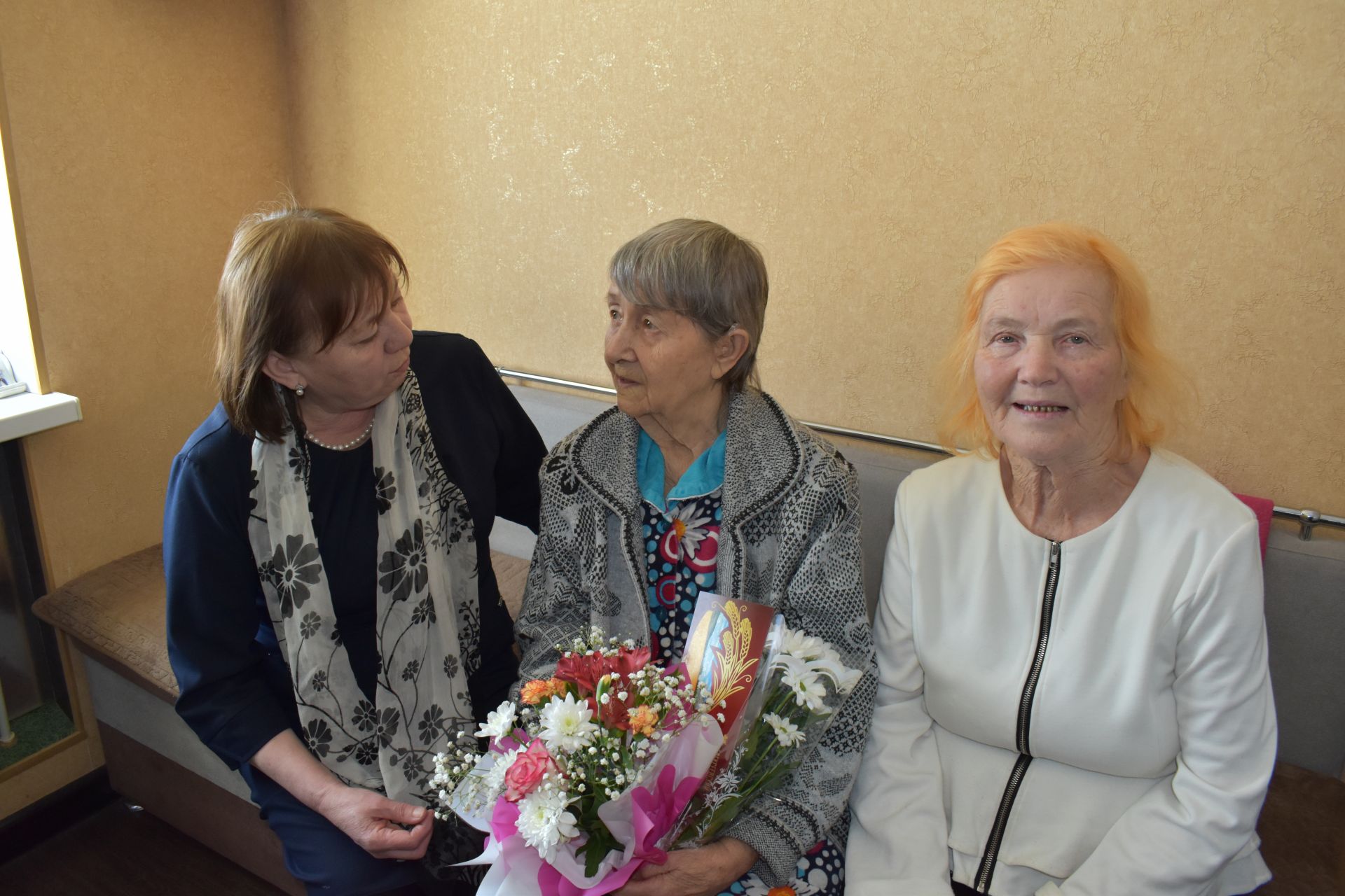 Жительницу Речного поздравили с 90-летним юбилеем