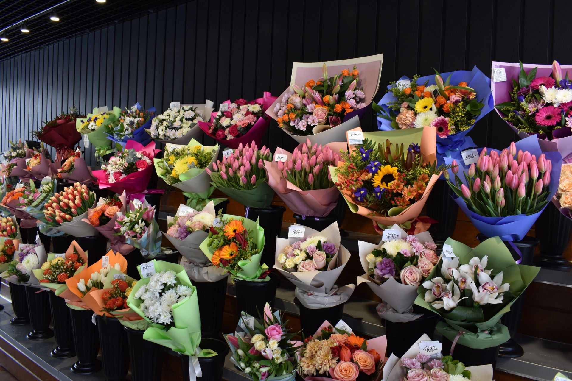В канун 8 марта в Алексеевском открылся магазин республиканской сети цветочных магазинов