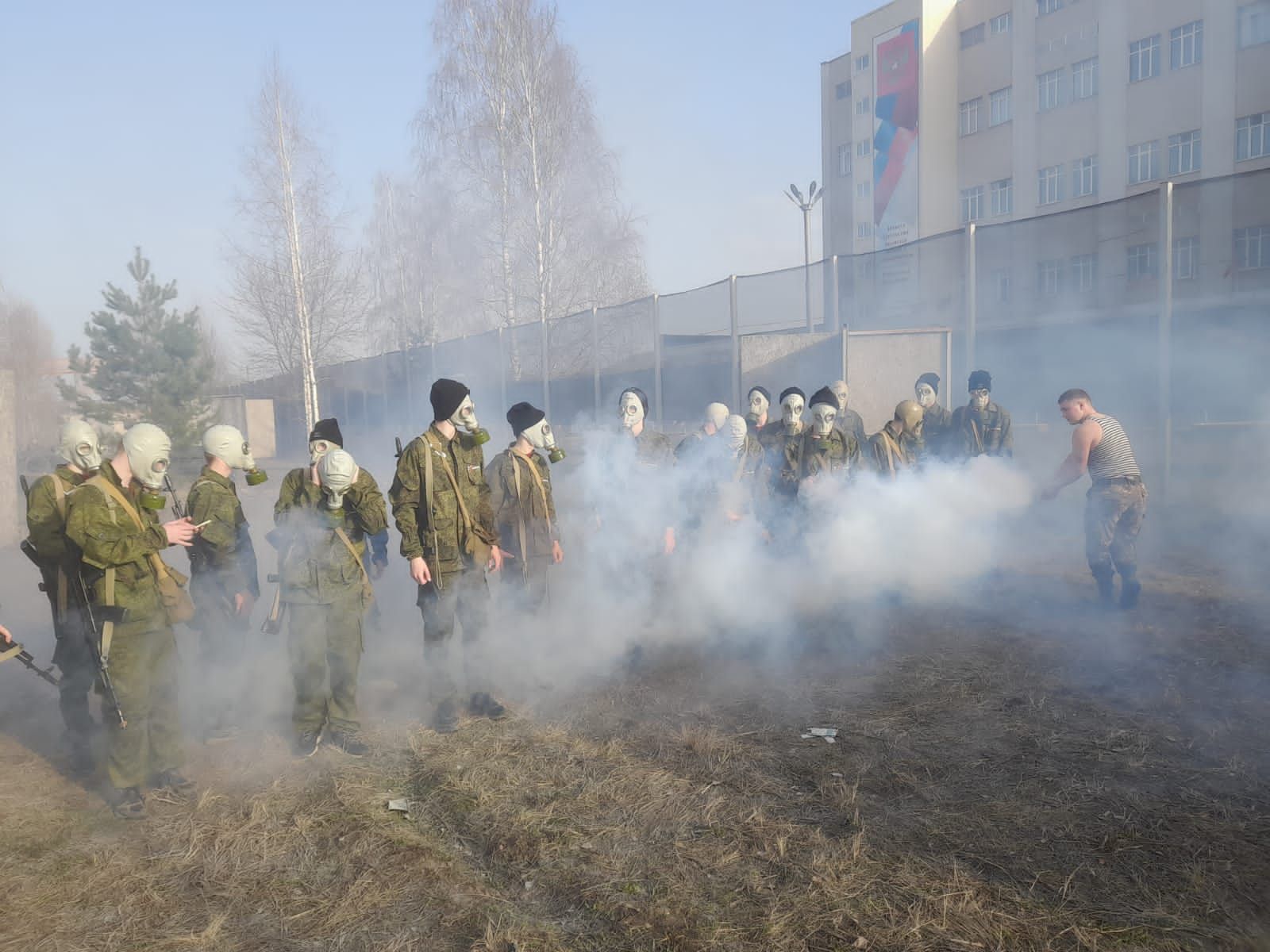 Алексеевские школьники на военных сборах научились стрелять и оказывать первую помощь