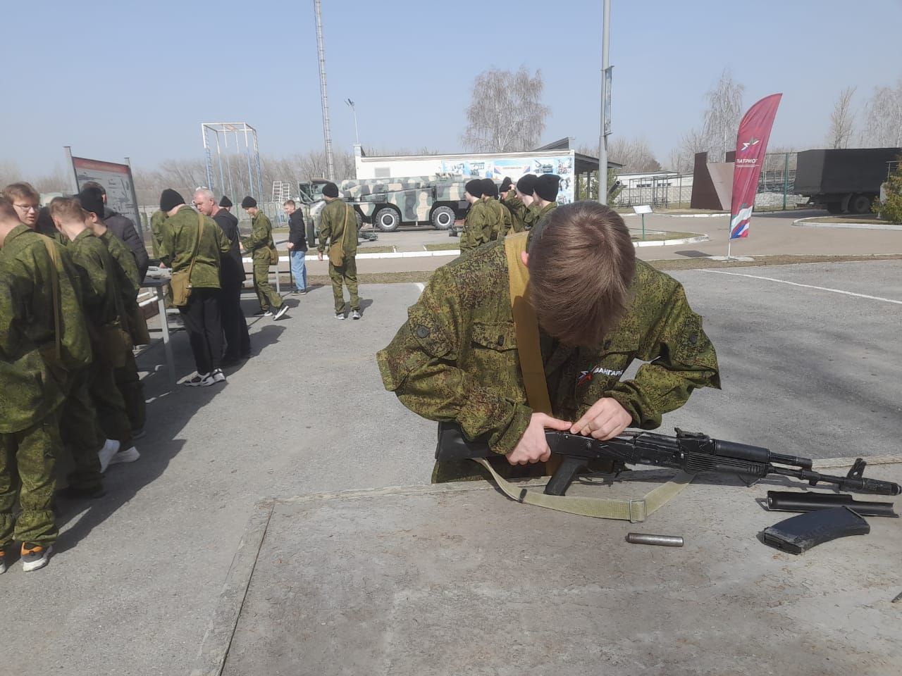 Алексеевские школьники на военных сборах научились стрелять и оказывать первую помощь