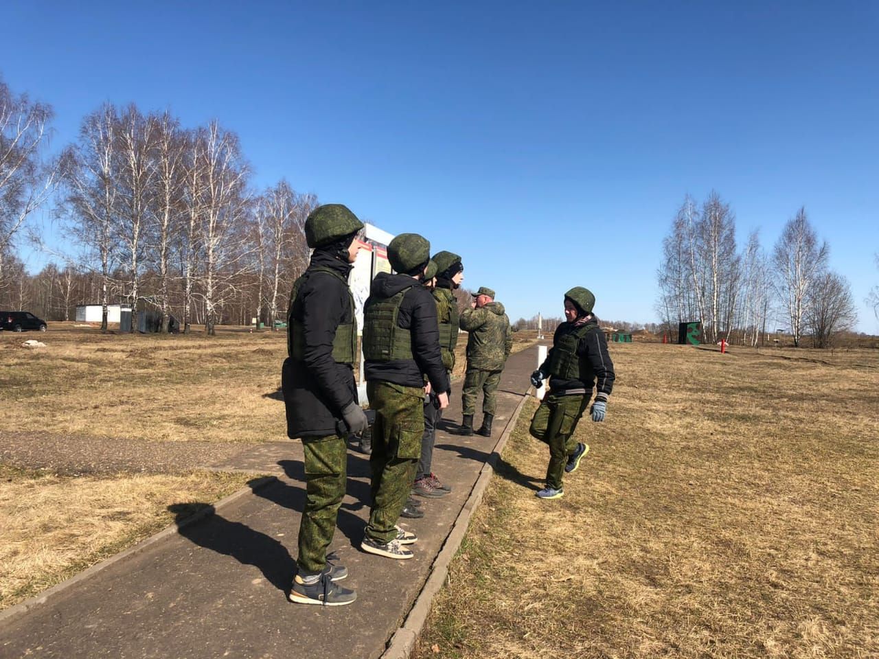 Алексеевские школьники на военных сборах научились стрелять и оказывать первую помощь