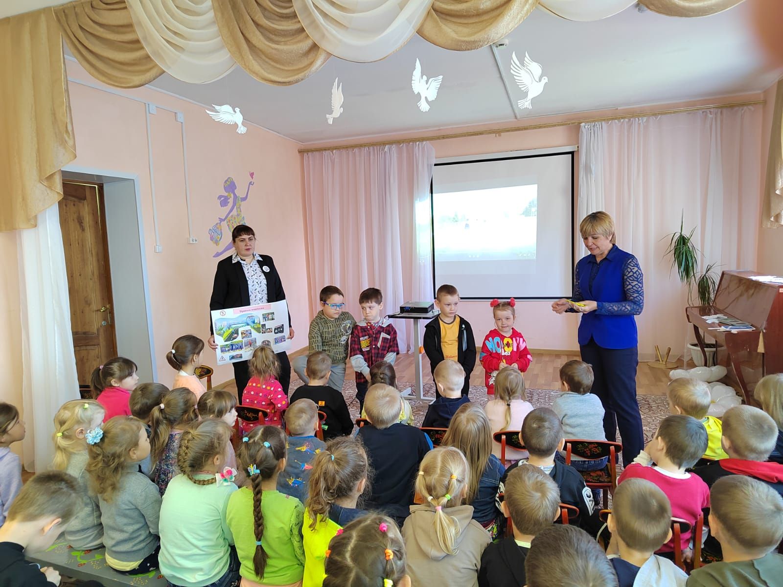 Дошкольникам из Билярска напомнили правила дорожного движения