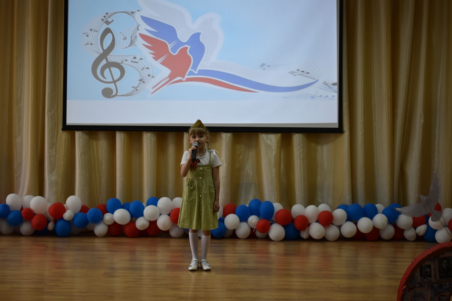 В Алексеевском прошел муниципальный конкурс военно-патриотической песни «Песня в солдатской шинели»