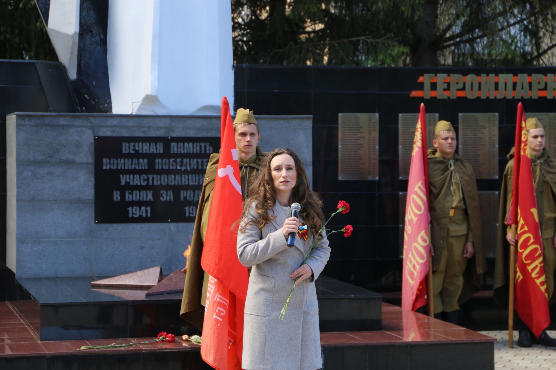 Фоторепортаж: торжественный митинг в Алексеевском в День Победы