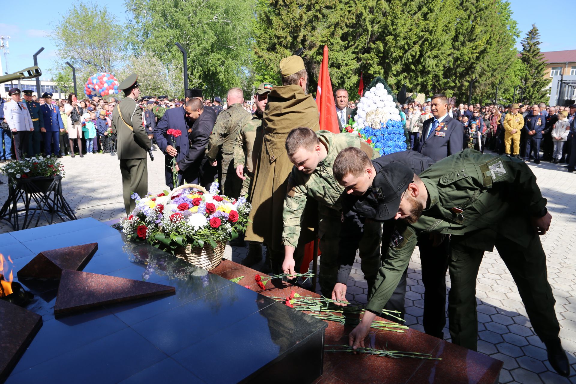 Фоторепортаж: торжественный митинг в Алексеевском в День Победы