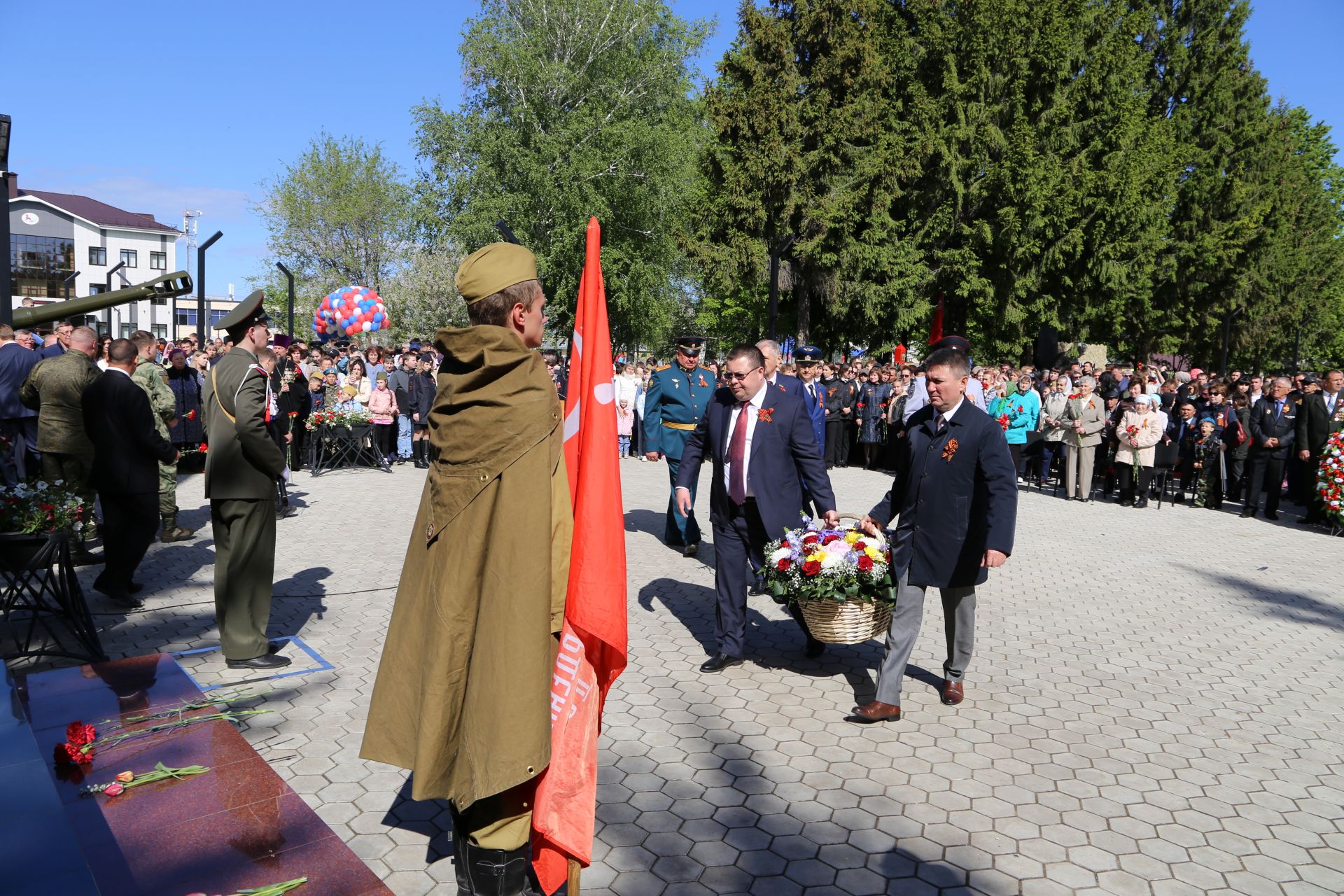 Фоторепортаж: торжественный митинг в Алексеевском в День Победы