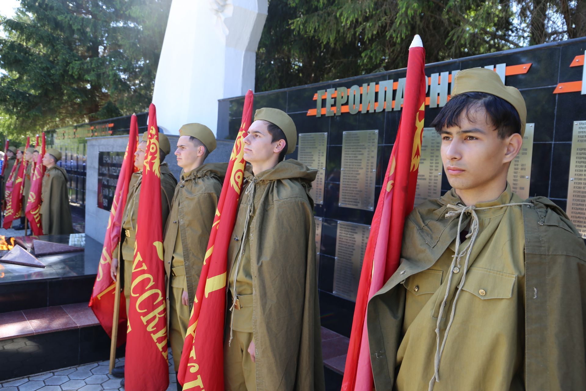 Фоторепортаж: торжественный митинг в Алексеевском в День Победы