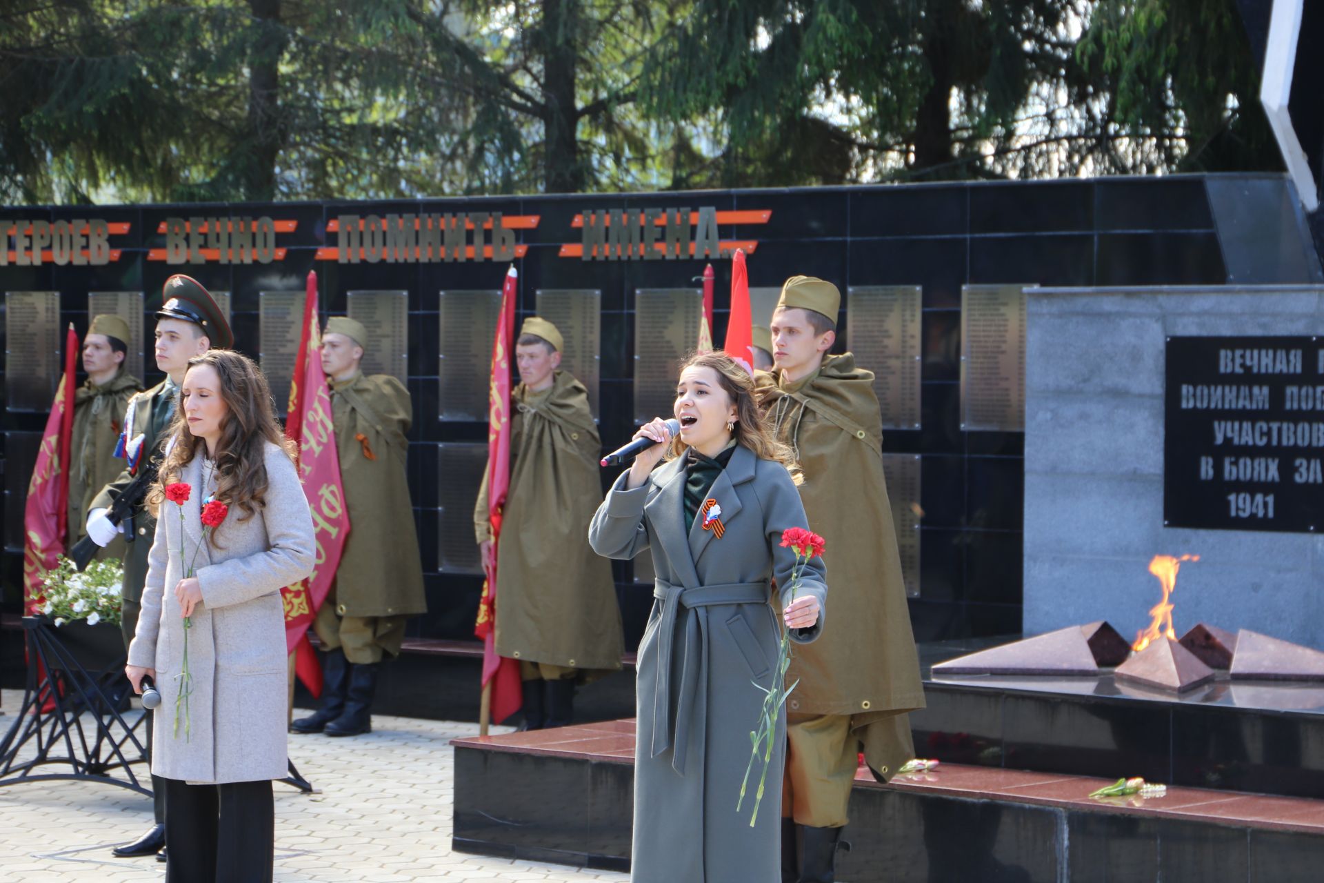 Фоторепортаж: торжественный митинг в Алексеевском в День Победы